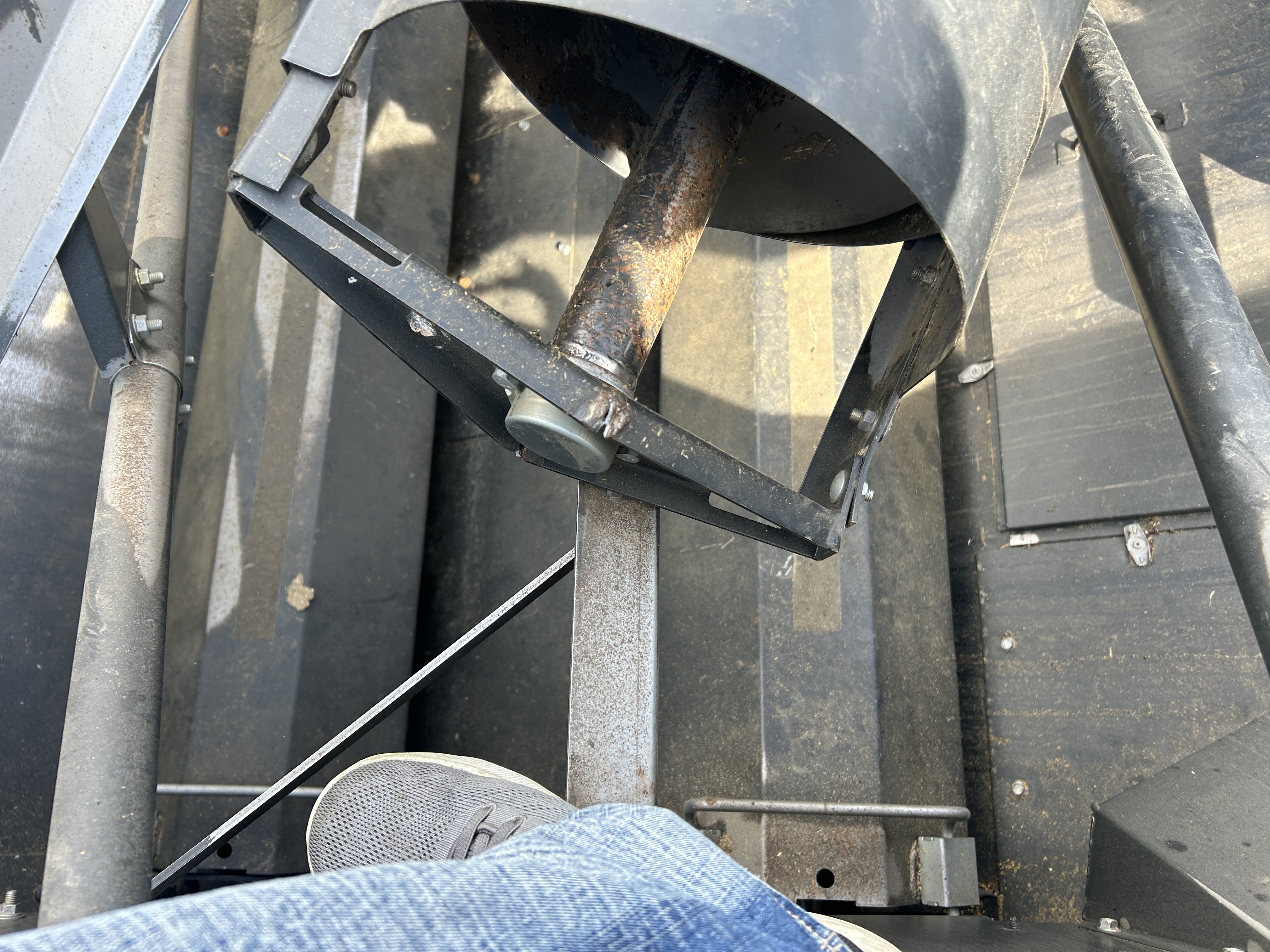 2017 New Holland CR8.90 Combine