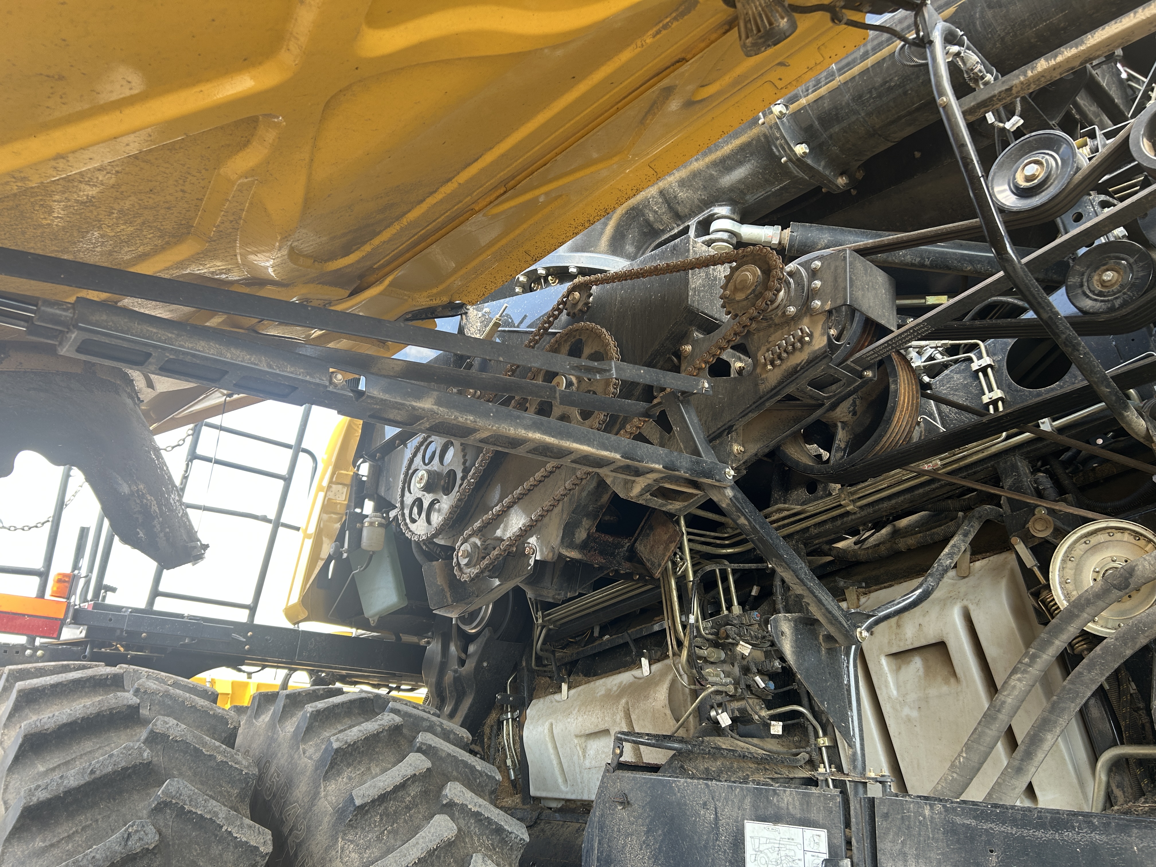 2017 New Holland CR8.90 Combine