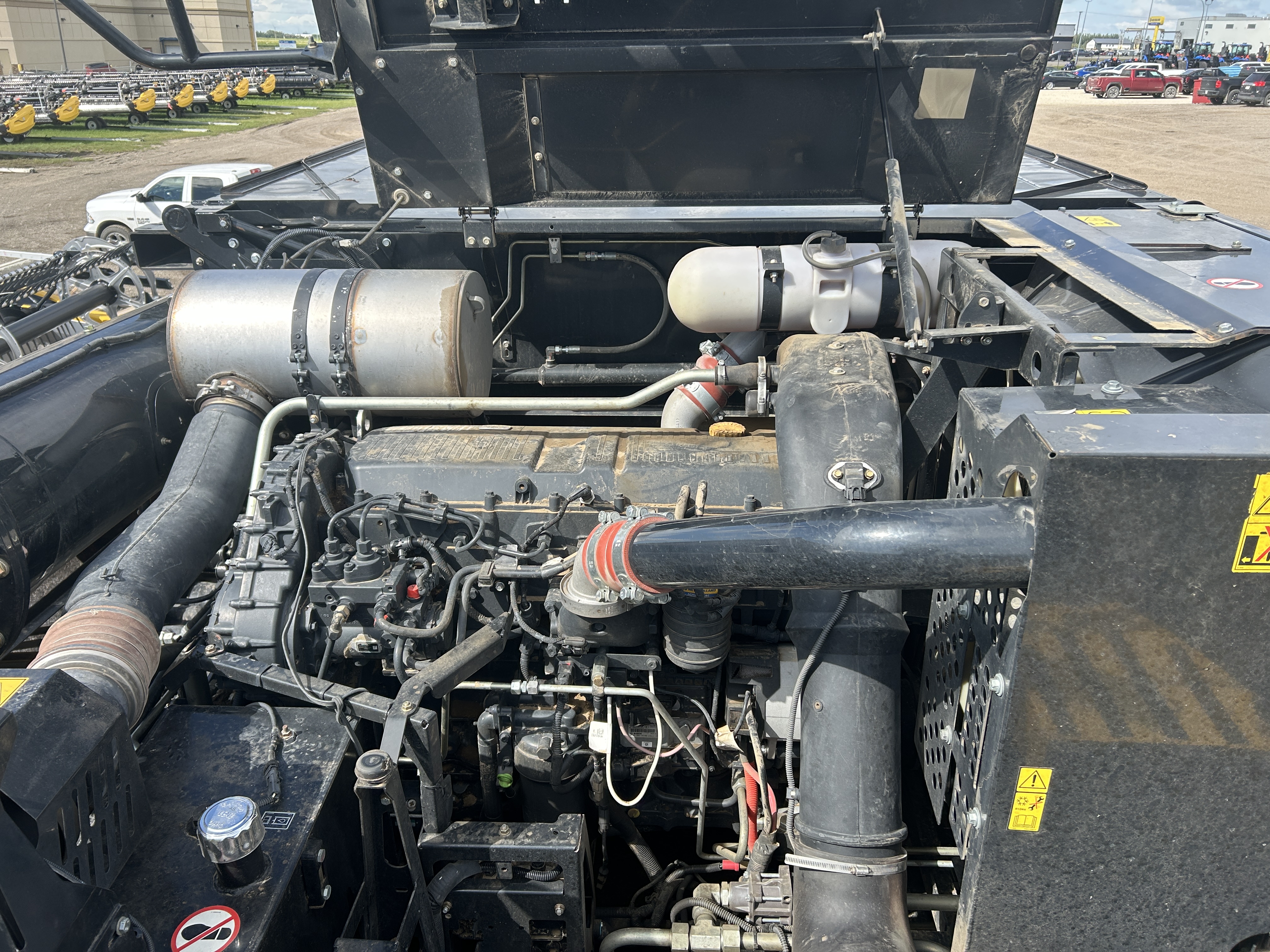 2017 New Holland CR8.90 Combine