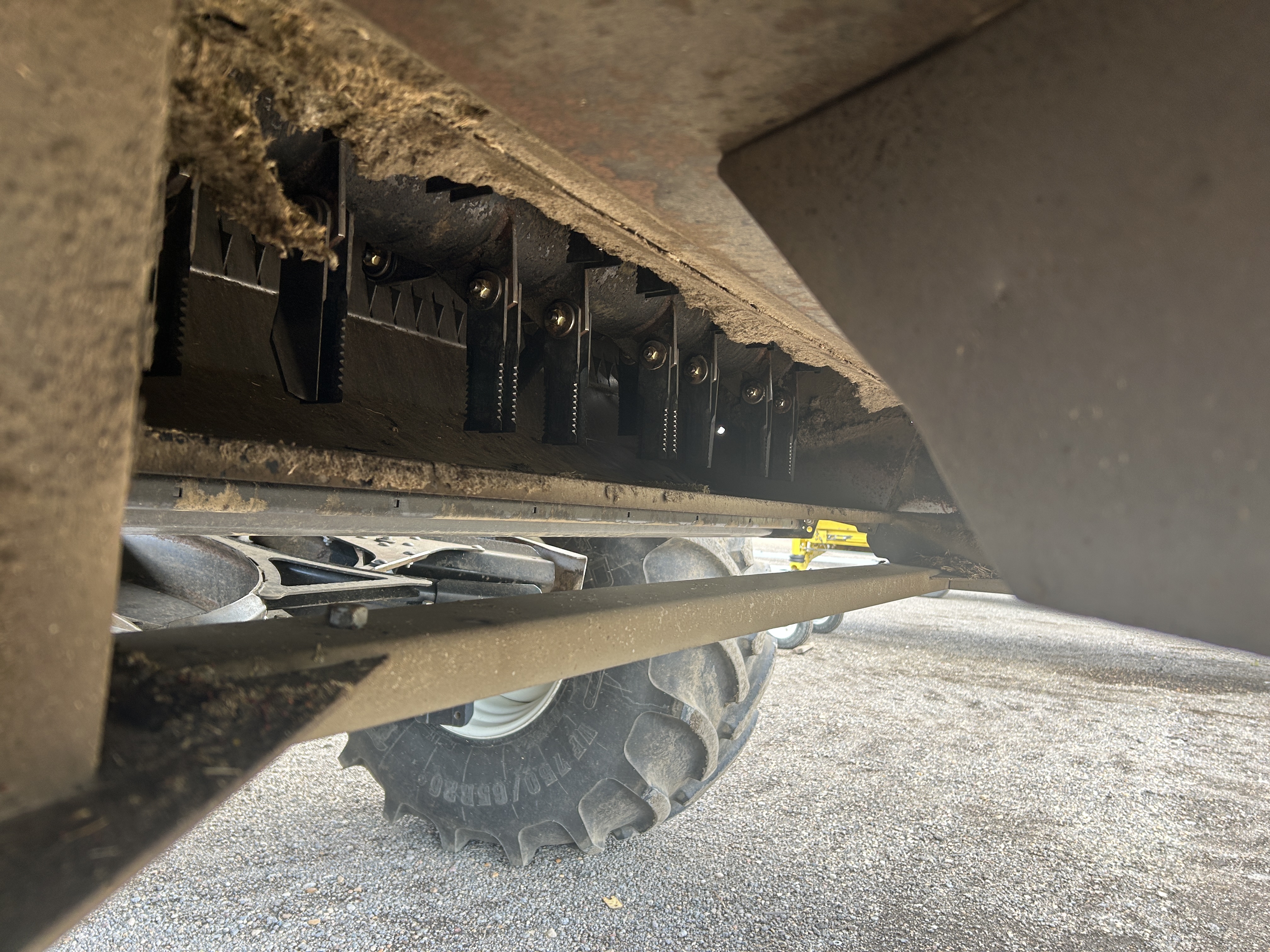 2017 New Holland CR8.90 Combine