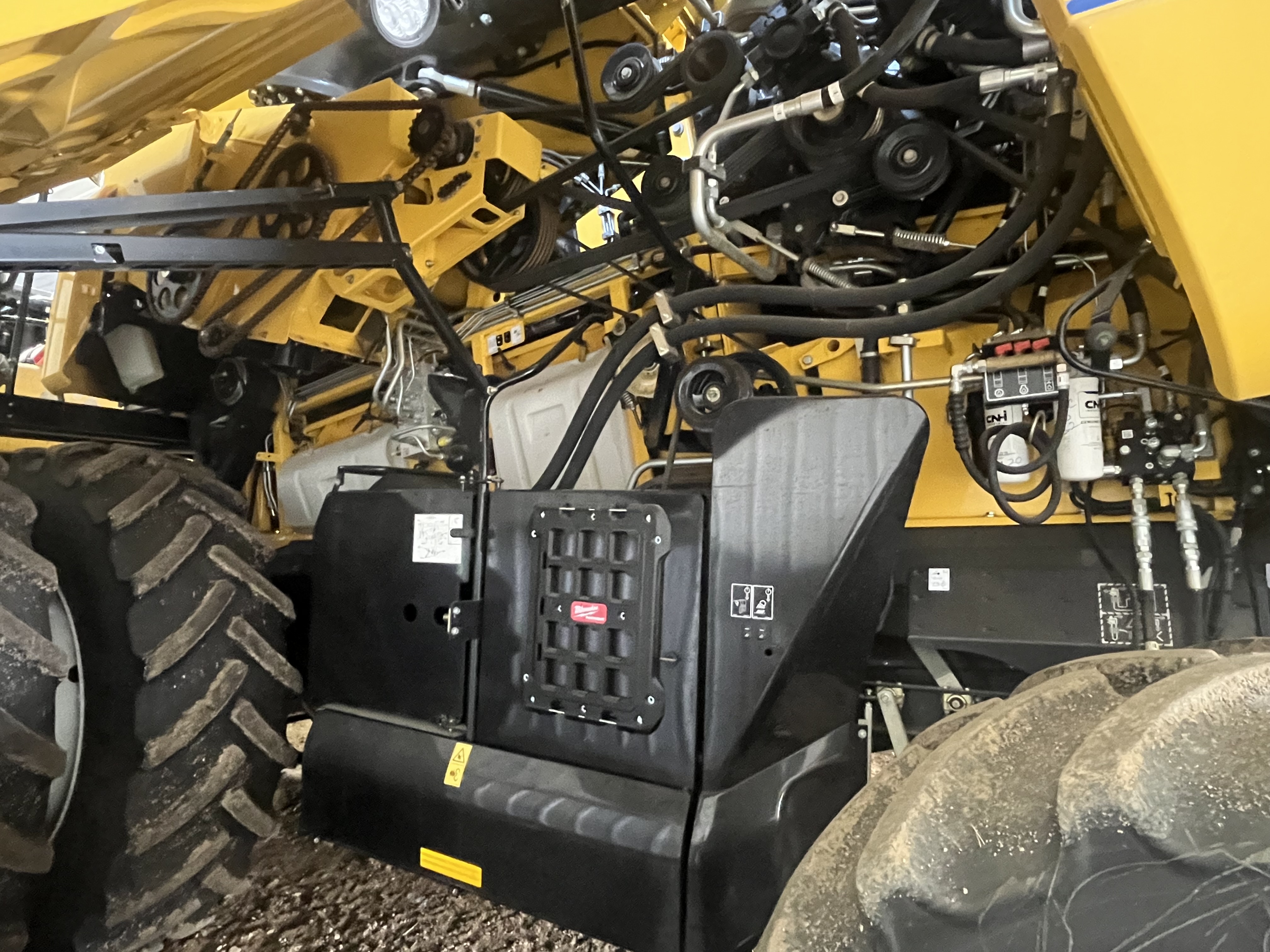 2021 New Holland CR9.90Z Combine
