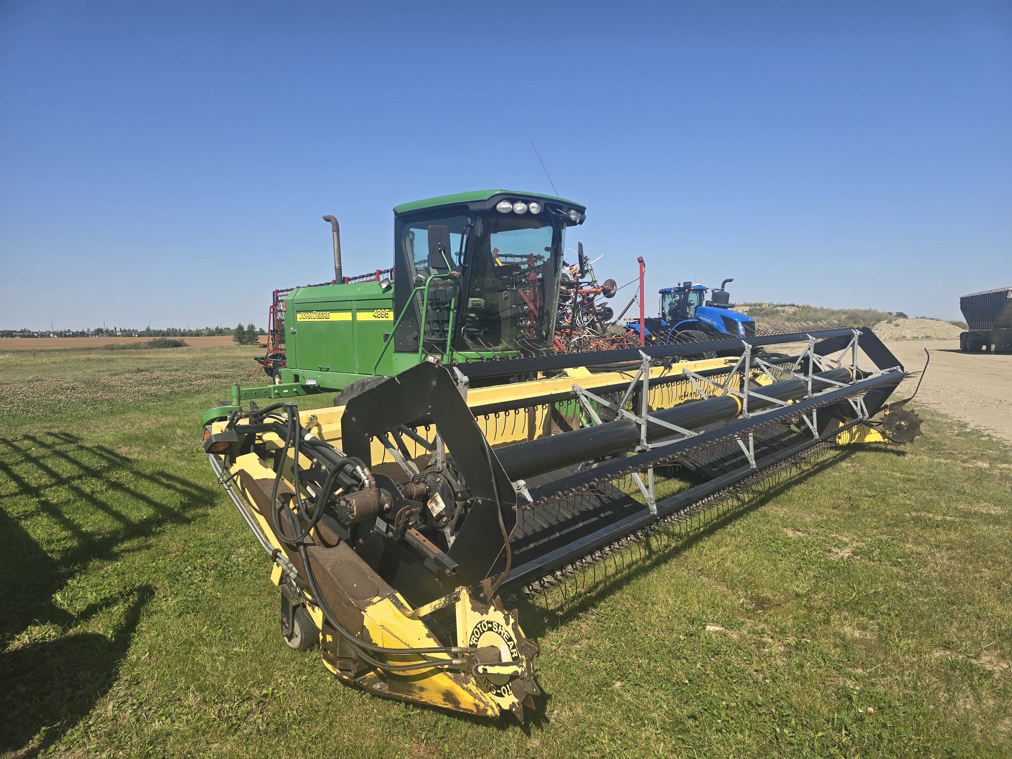 2006 John Deere 4895 Windrower