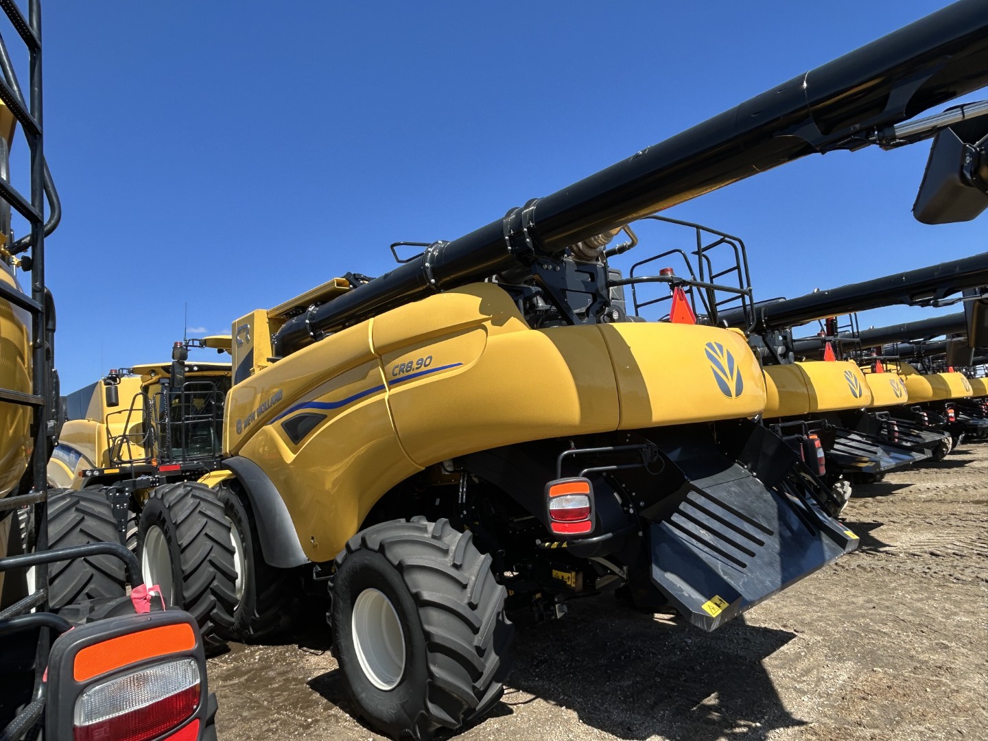 2024 New Holland CR8.90Z Combine