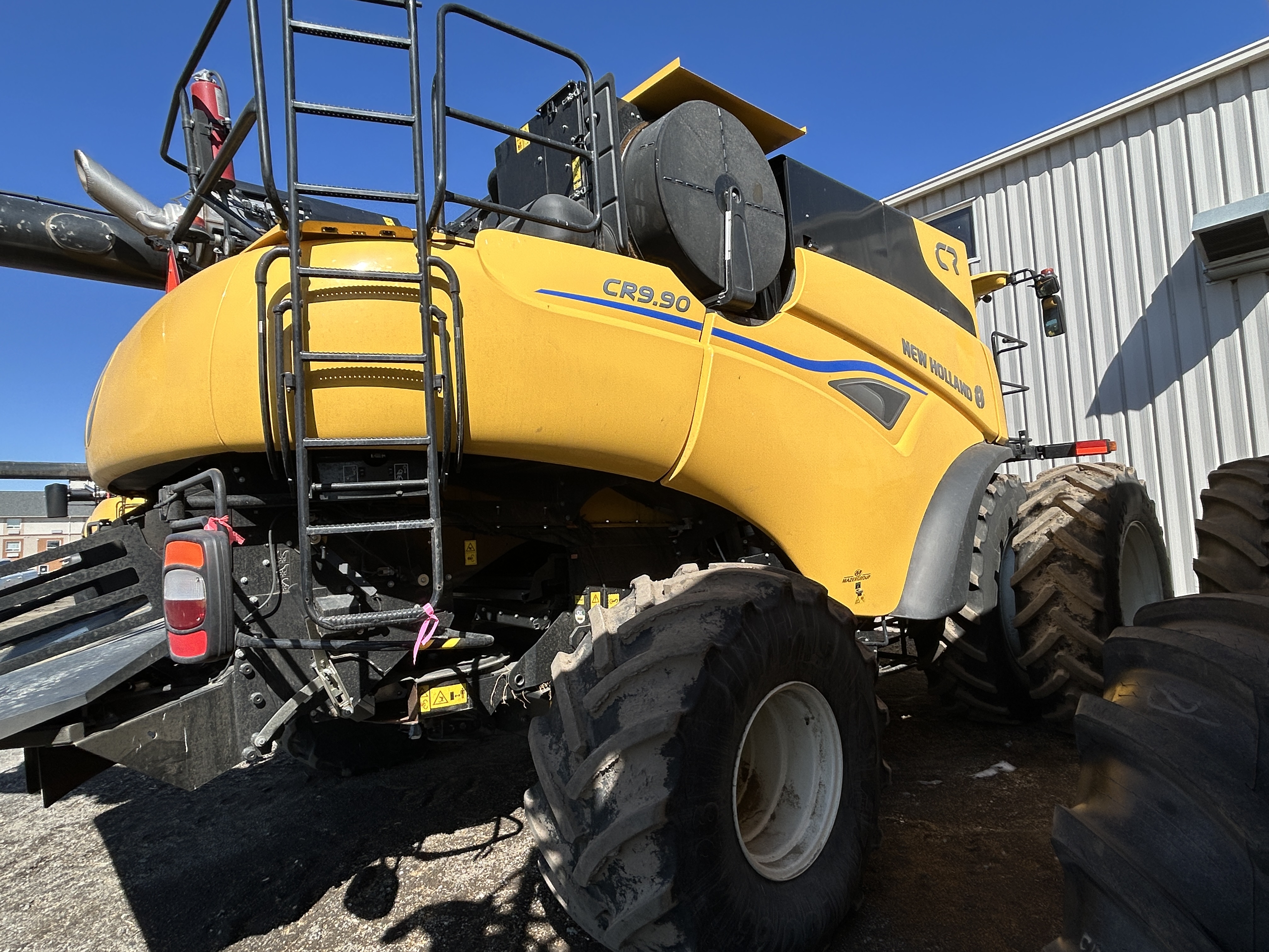 2024 New Holland CR9.90Z Combine