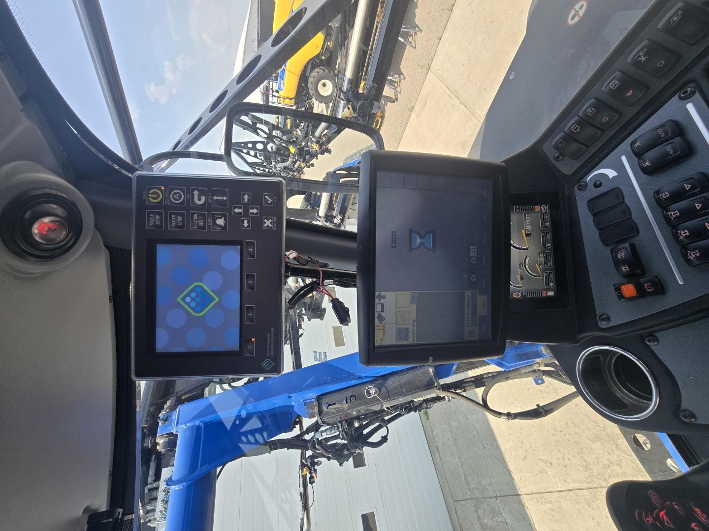 2017 New Holland SP.295F Sprayer/High Clearance