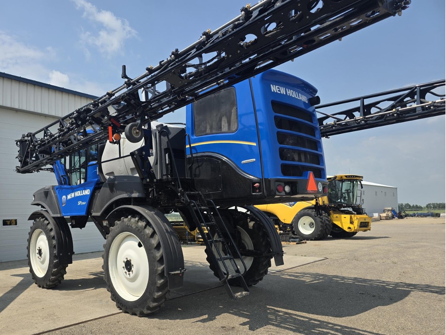2017 New Holland SP.295F Sprayer/High Clearance
