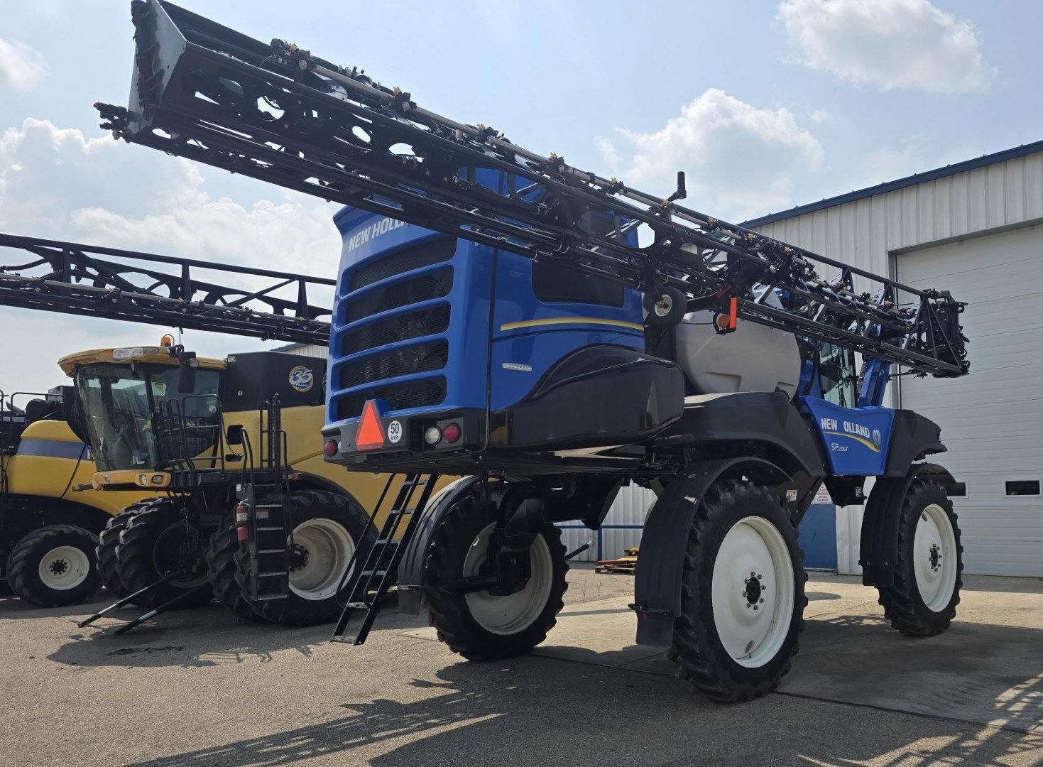 2017 New Holland SP.295F Sprayer/High Clearance