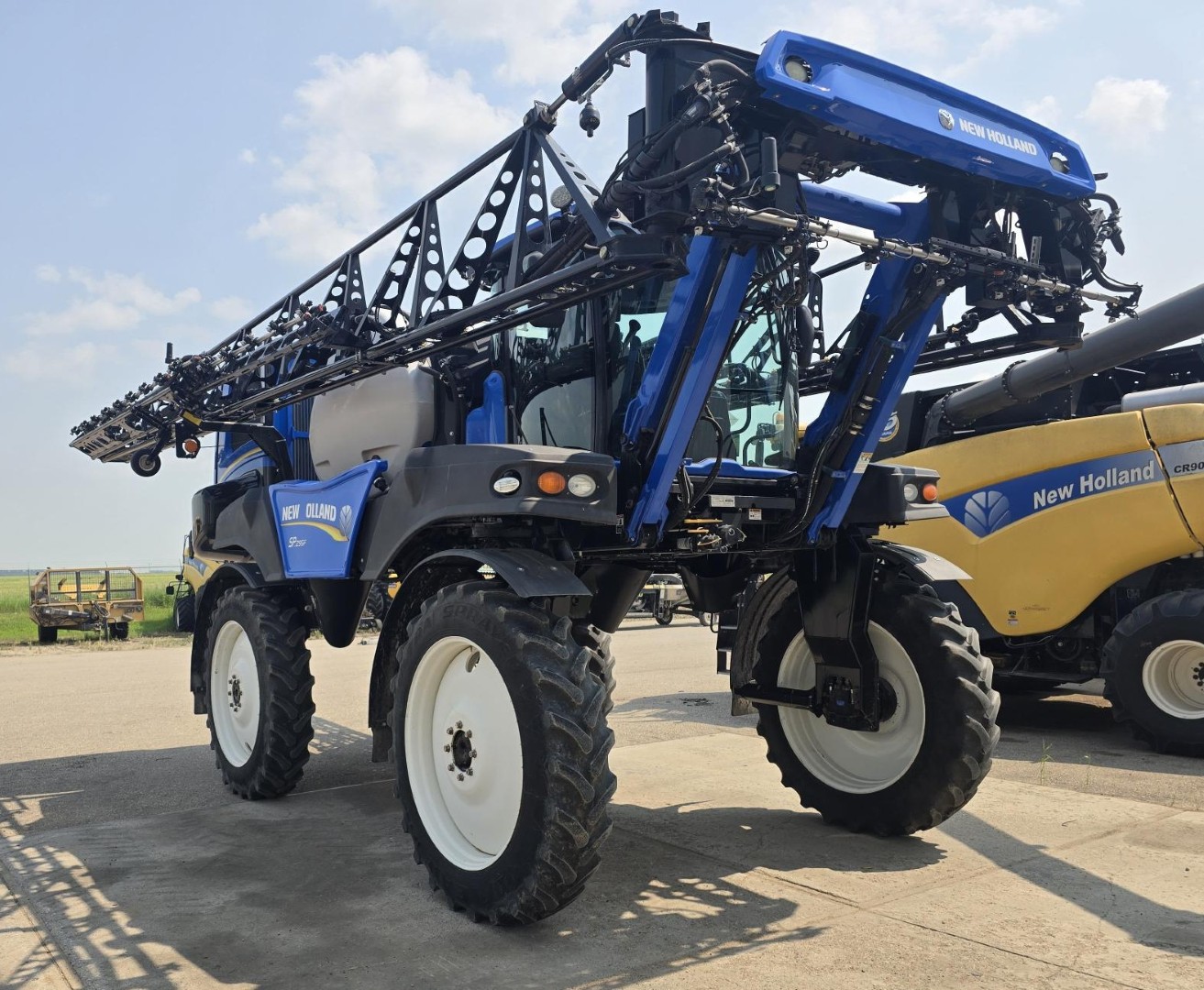 2017 New Holland SP.295F Sprayer/High Clearance