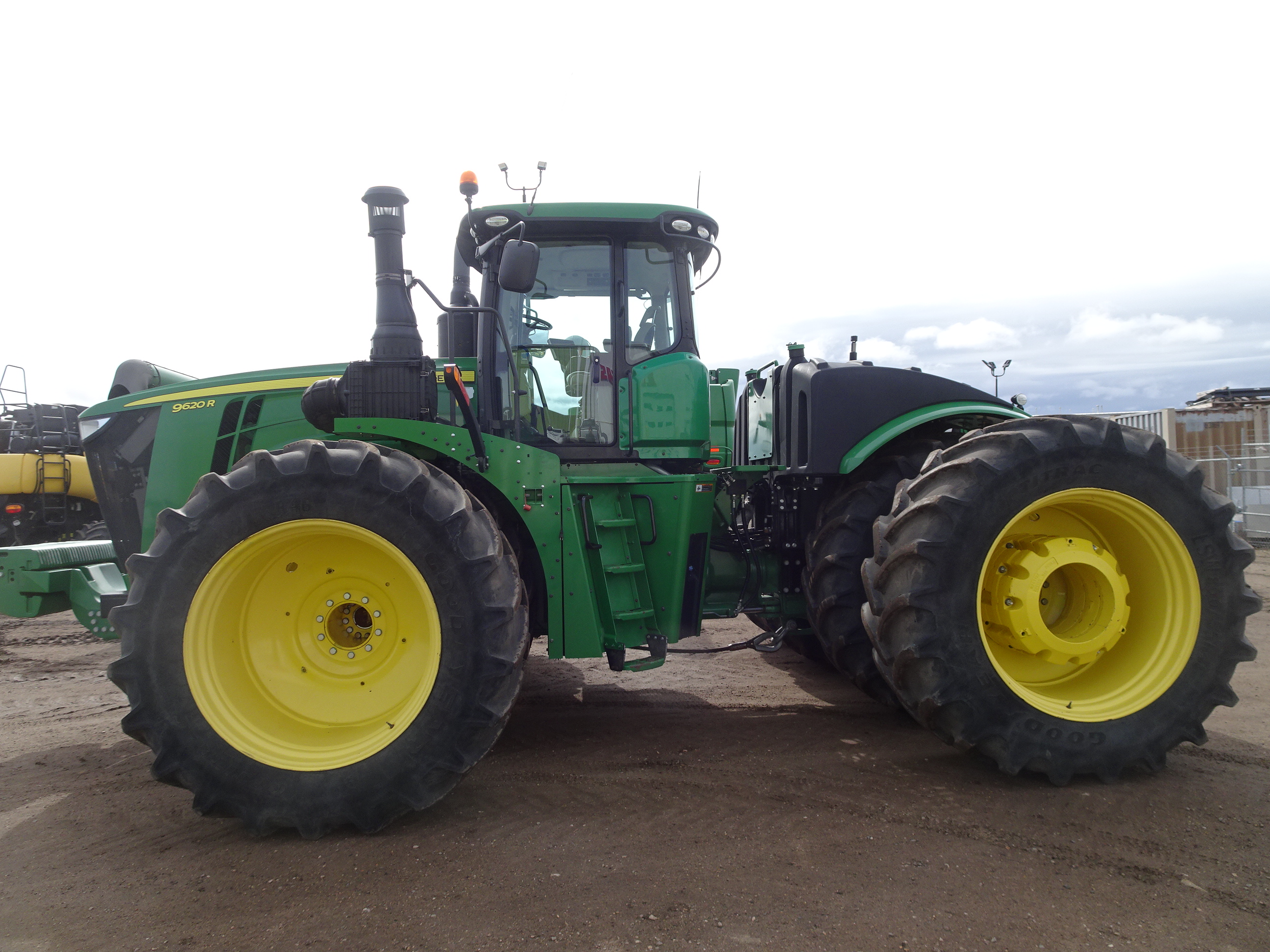 2017 John Deere 9620R Tractor