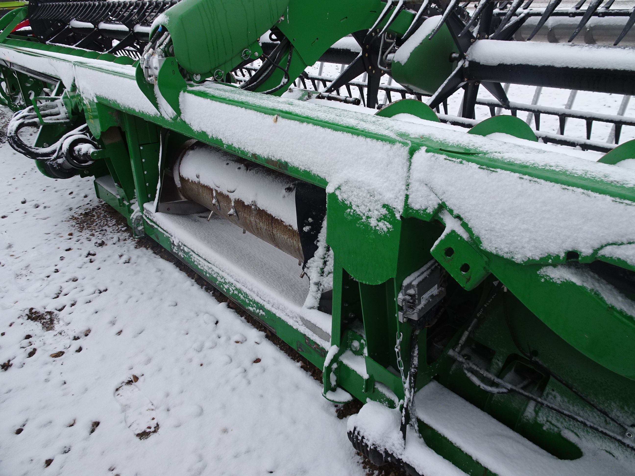 2017 John Deere 645FD Header Draper