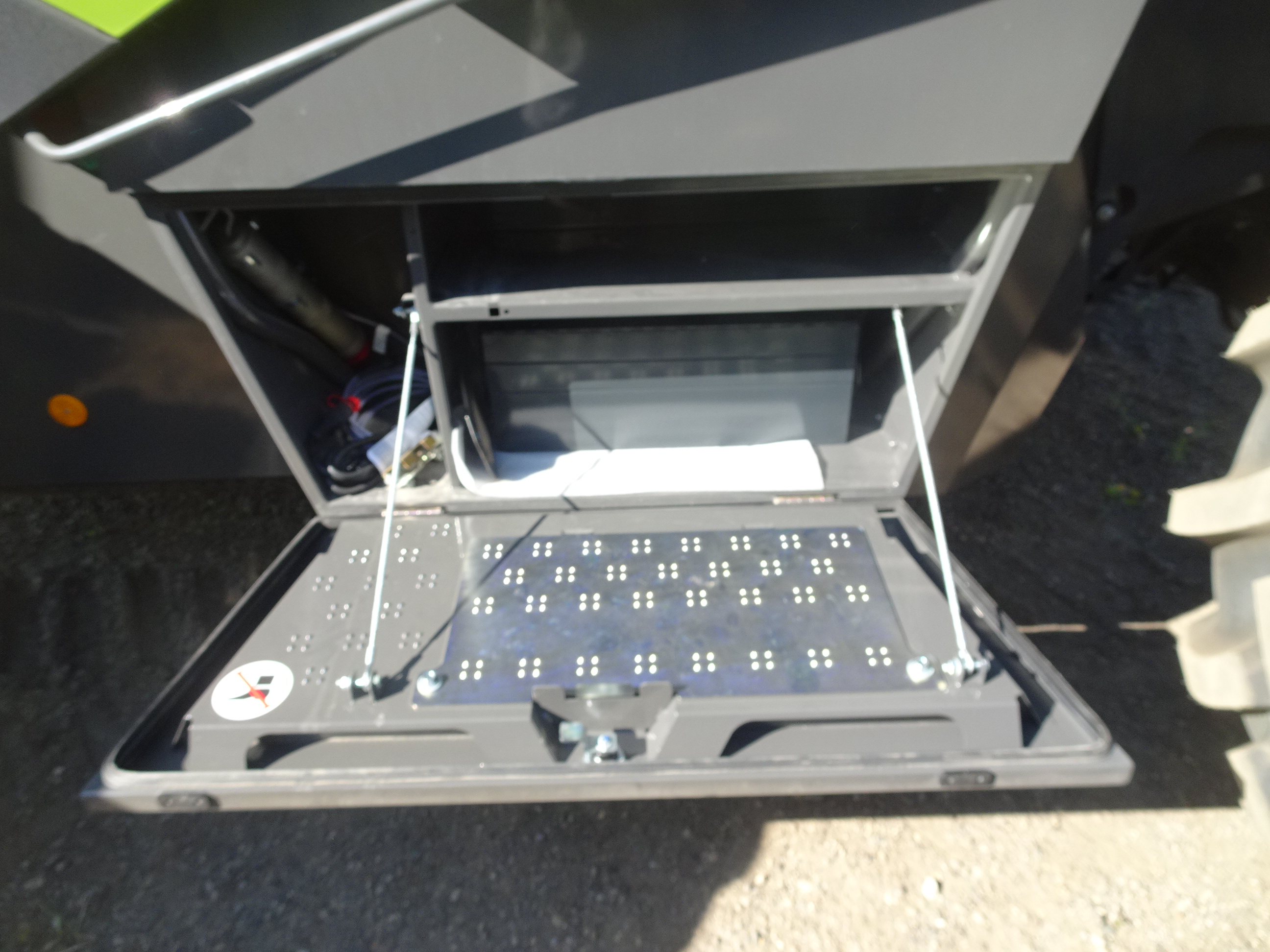 2023 CLAAS 8600 Combine