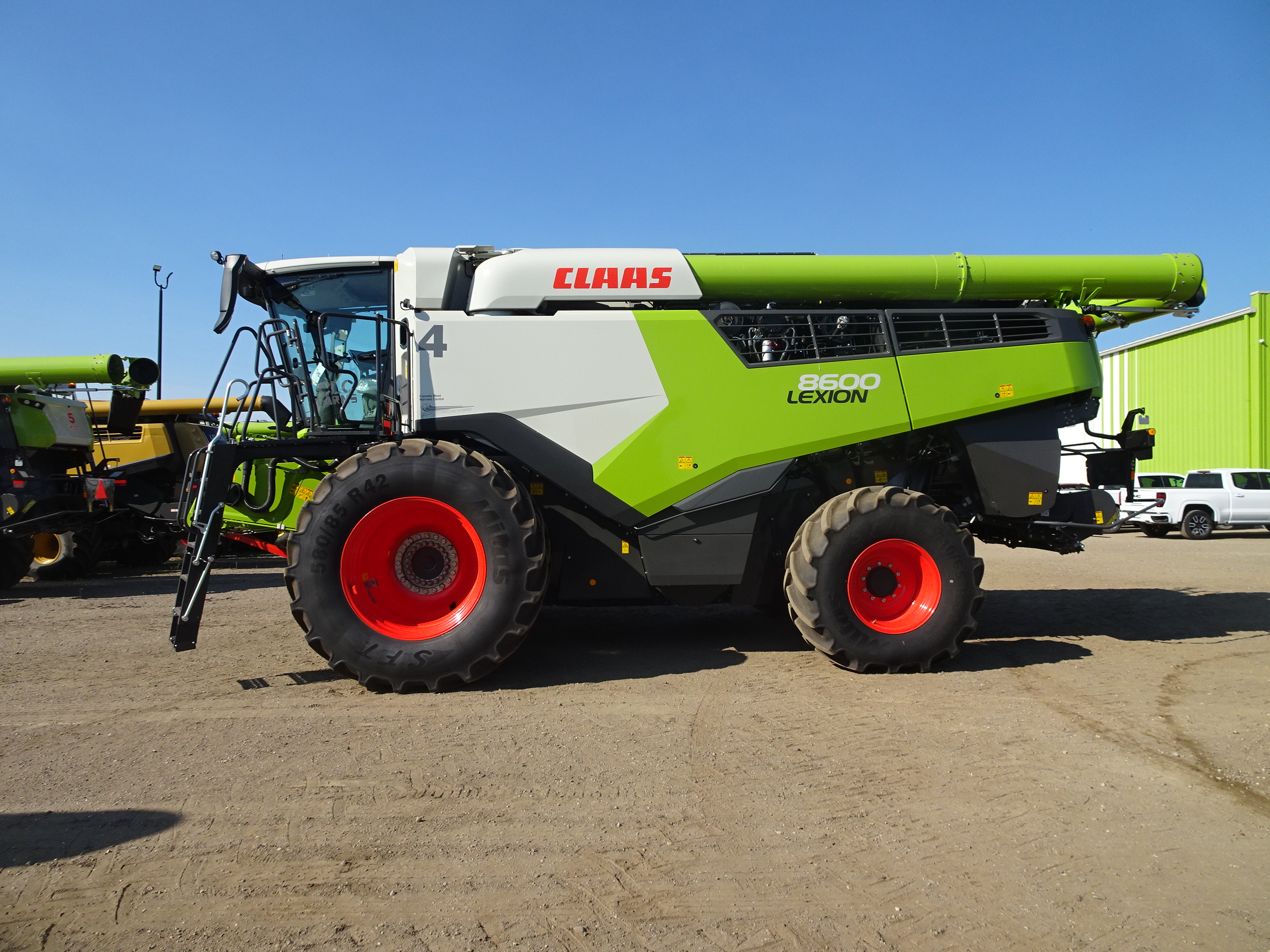 2023 CLAAS 8600 Combine