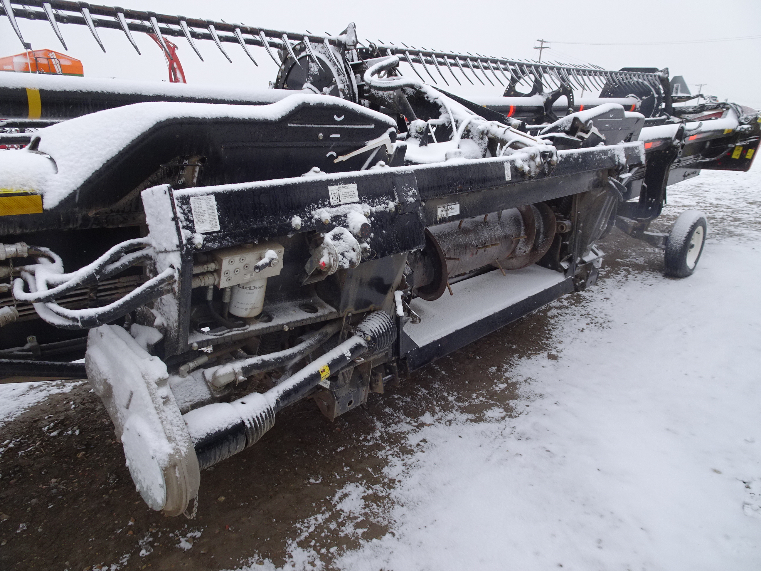 2016 MacDon FD75-40 Header Combine