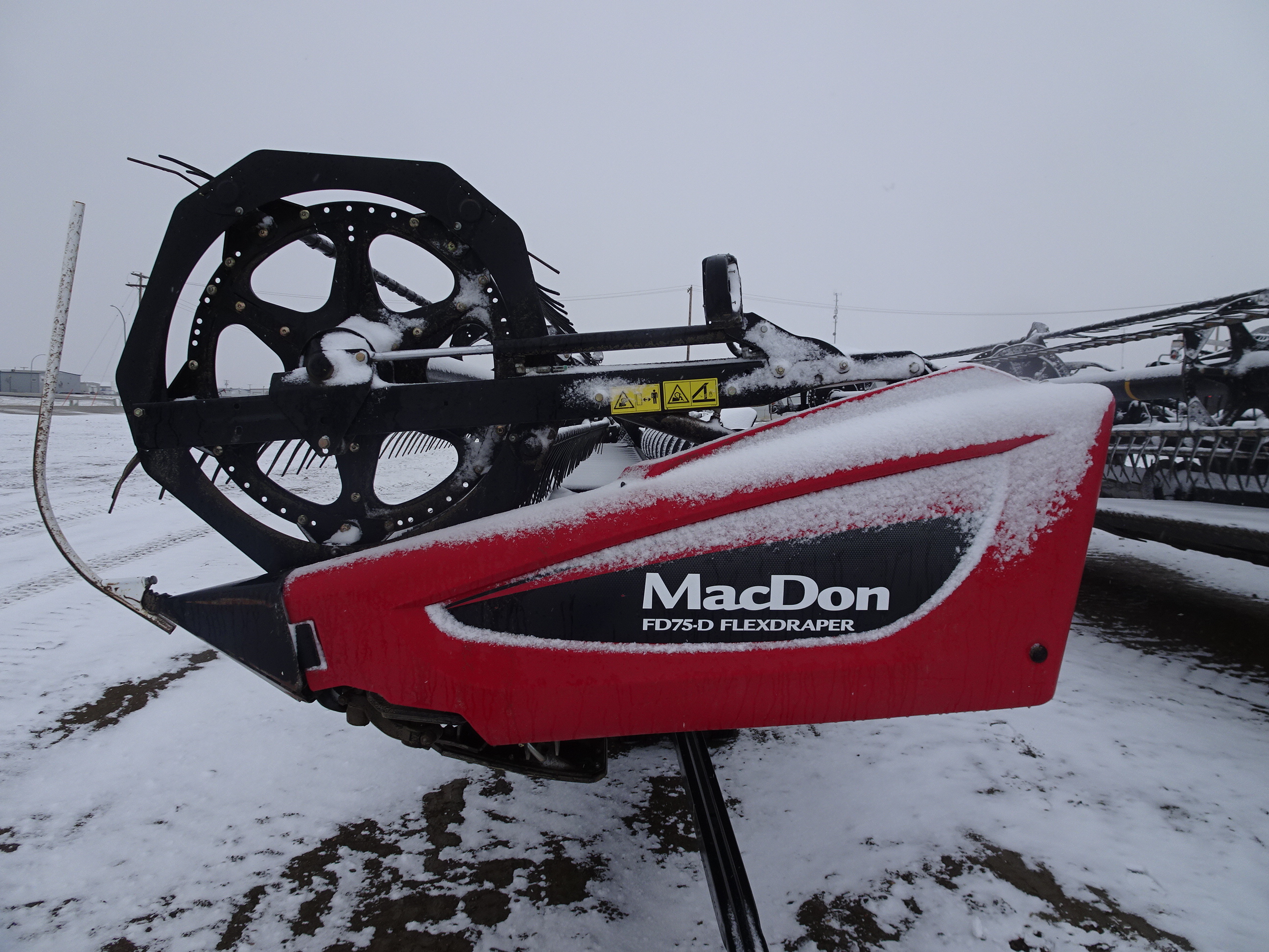 2016 MacDon FD75-40 Header Combine