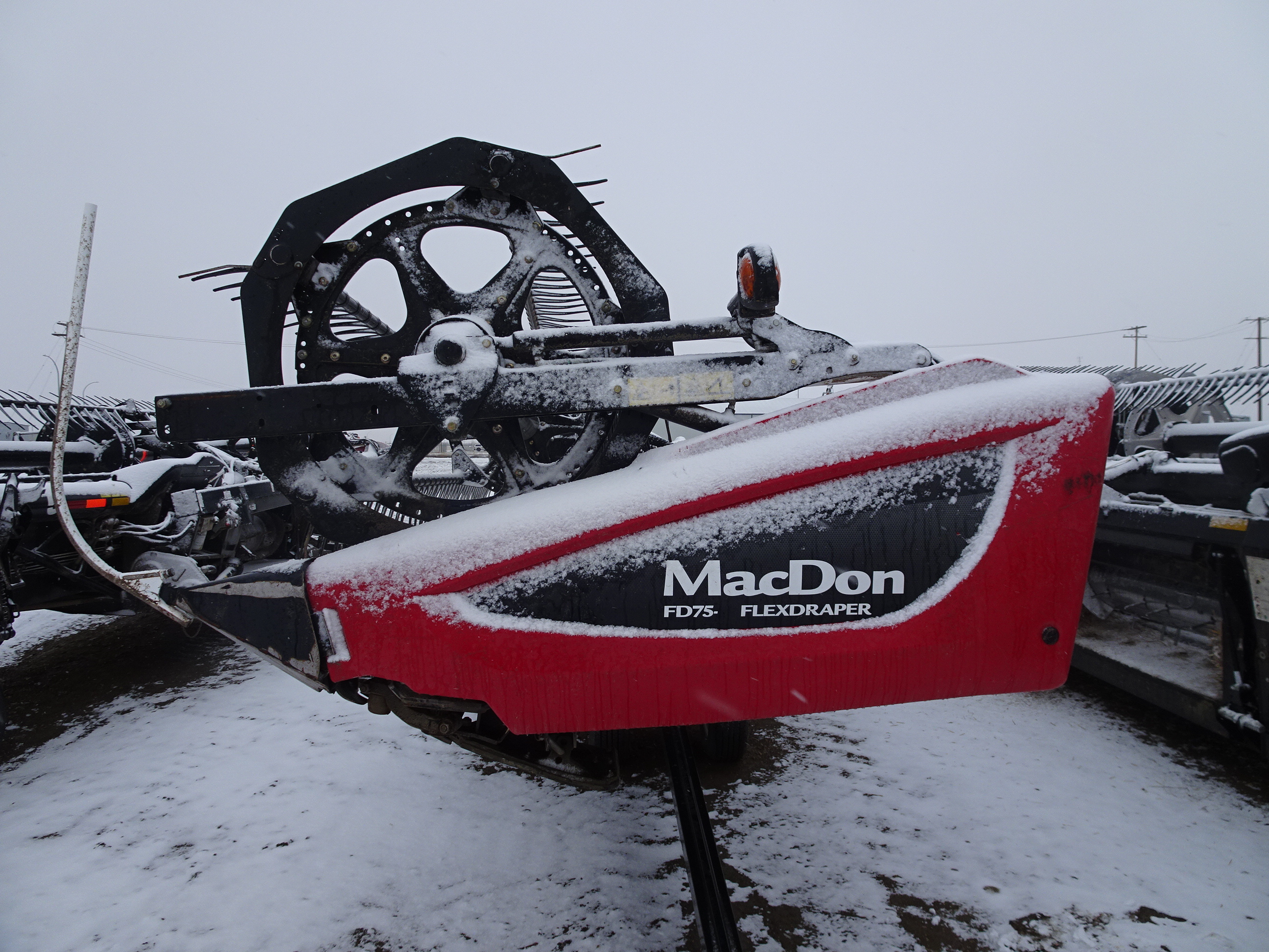 2016 MacDon FD75-40 Header Combine