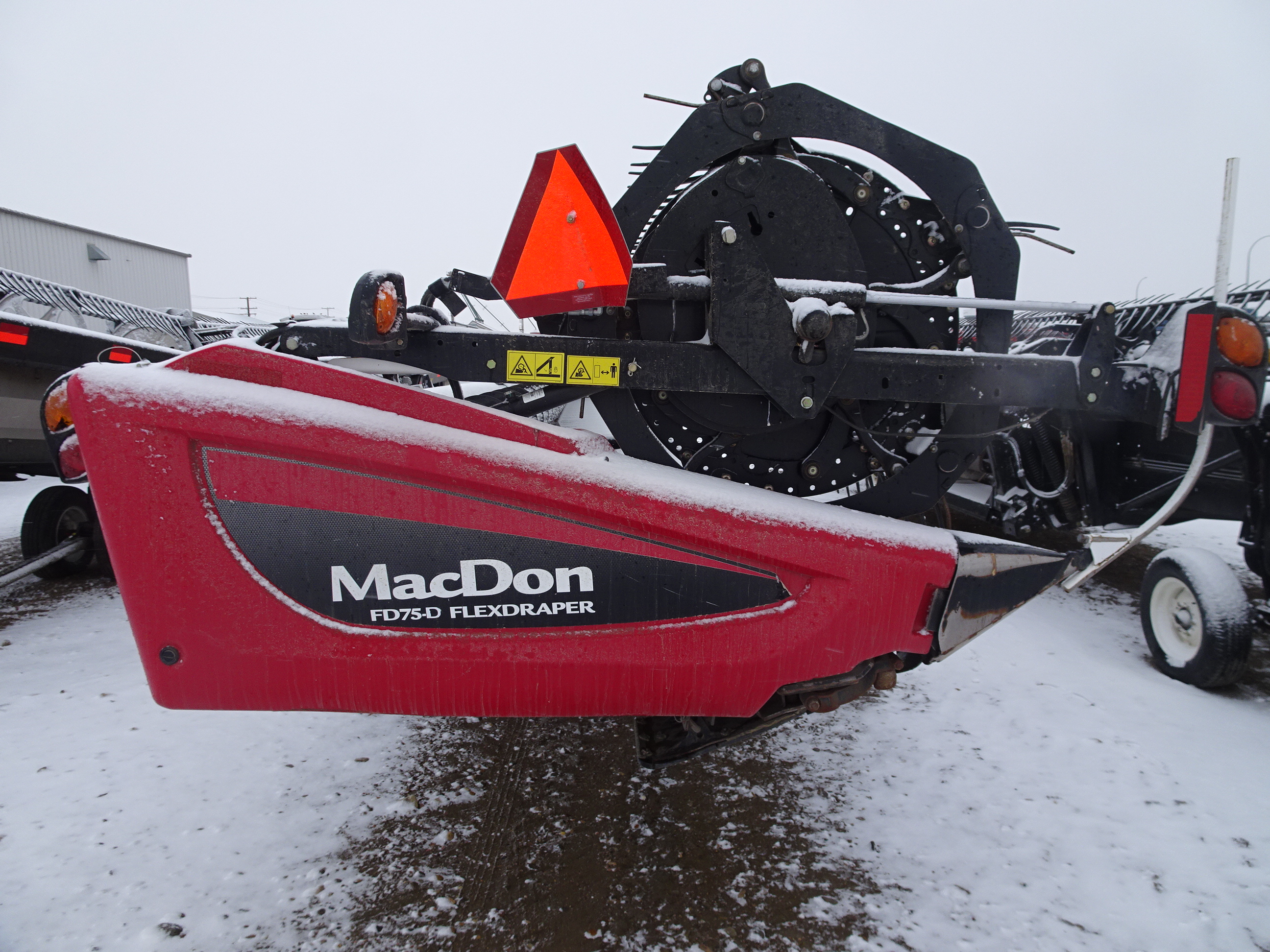 2016 MacDon FD75-40 Header Combine