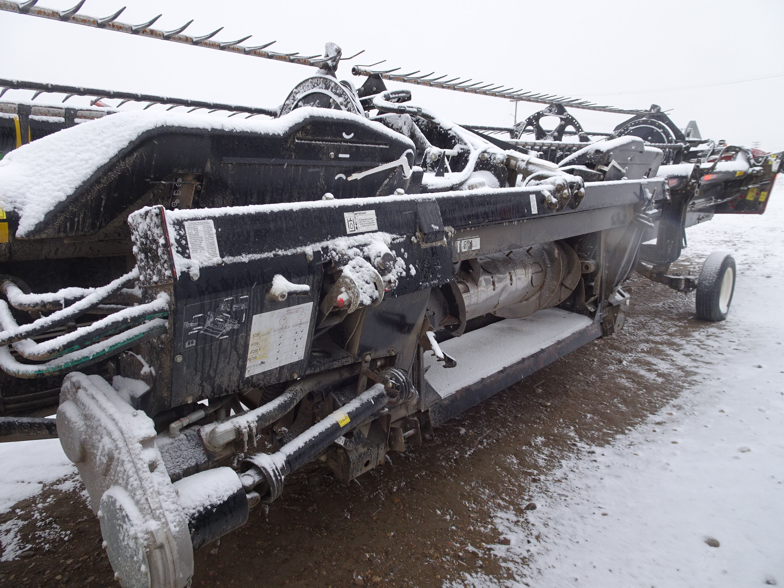 2016 MacDon FD75-40 Header Combine