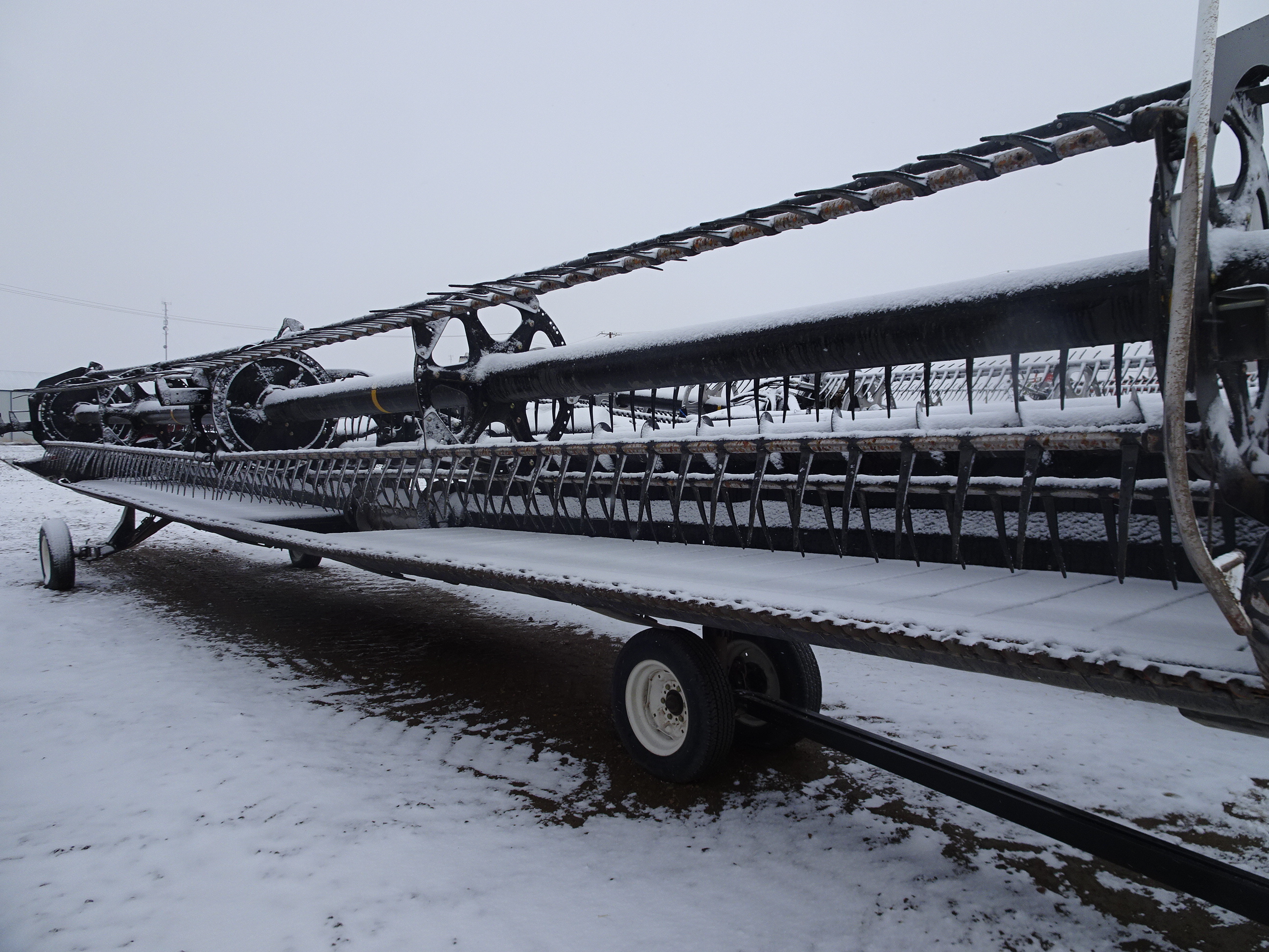 2016 MacDon FD75-40 Header Combine