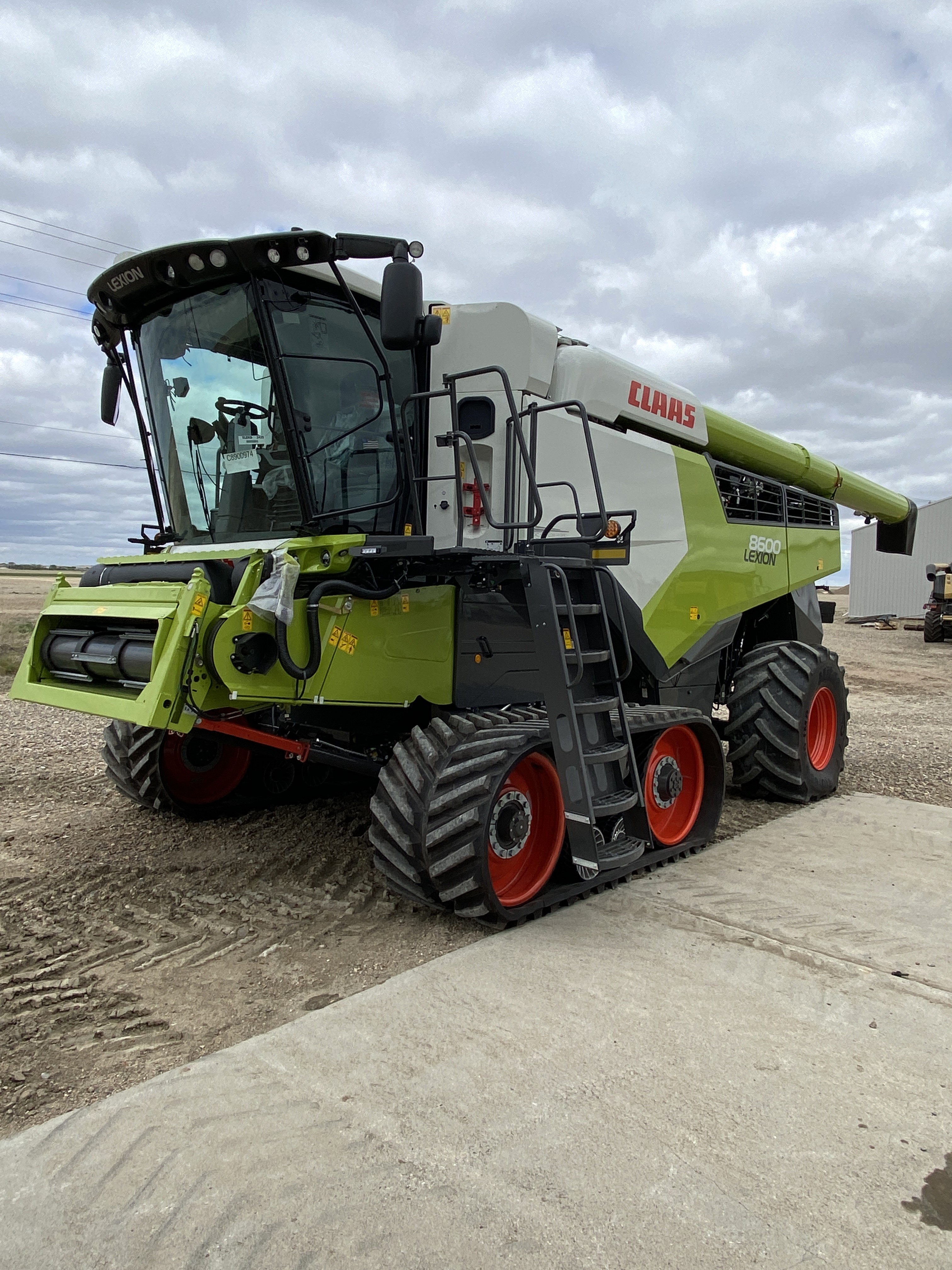 2024 CLAAS 8700 Combine