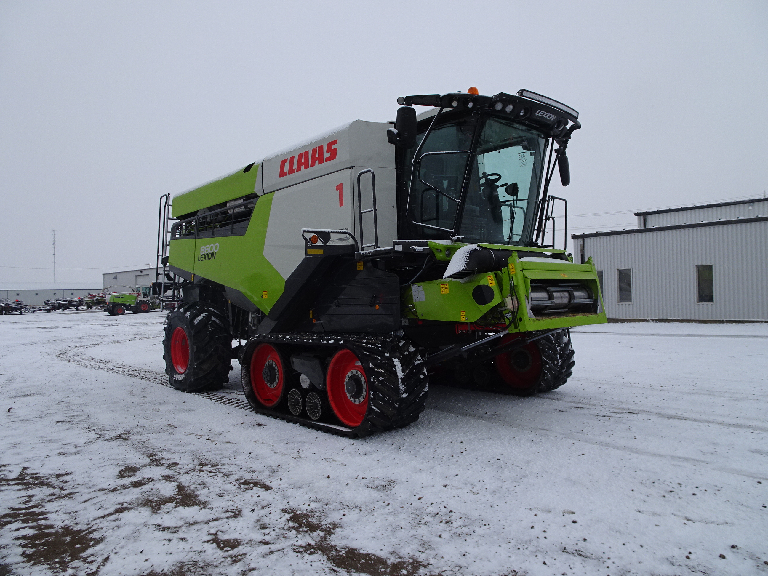 2022 CLAAS 8600TT Combine