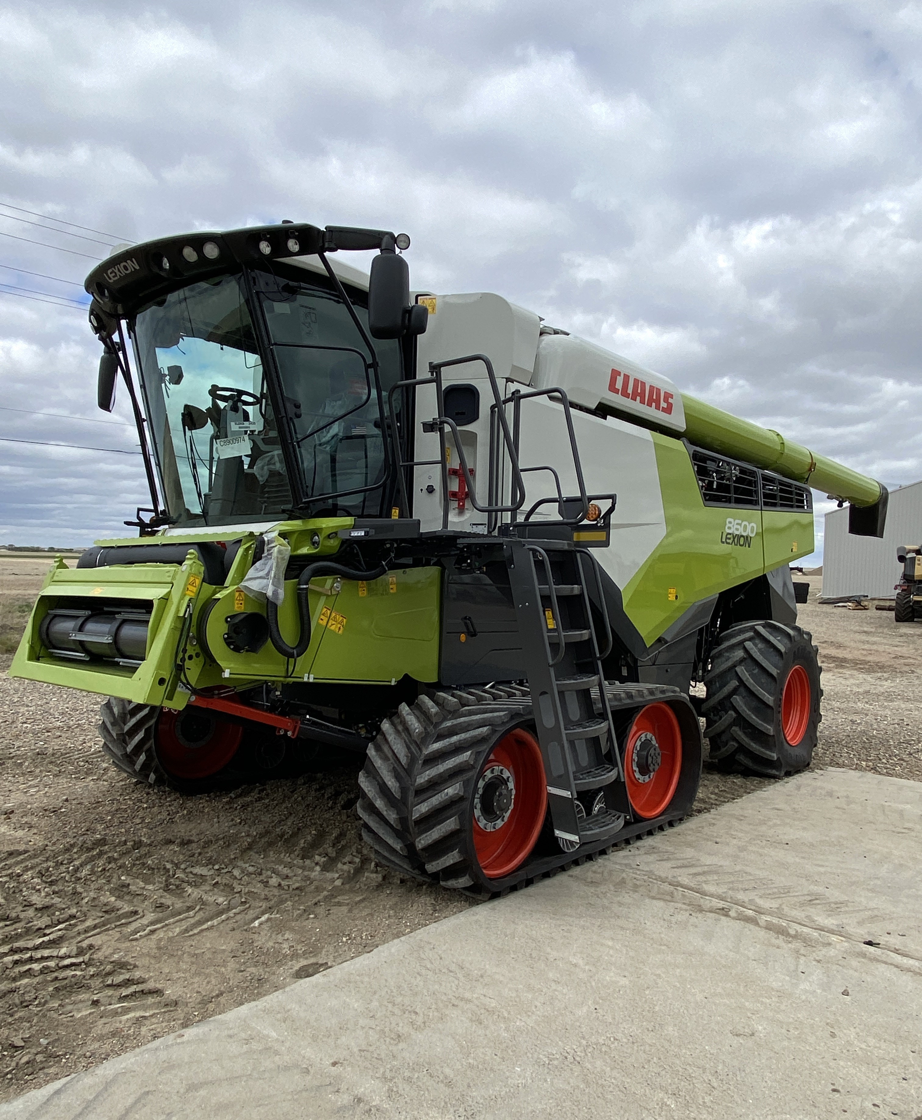 2022 CLAAS 8600TT Combine