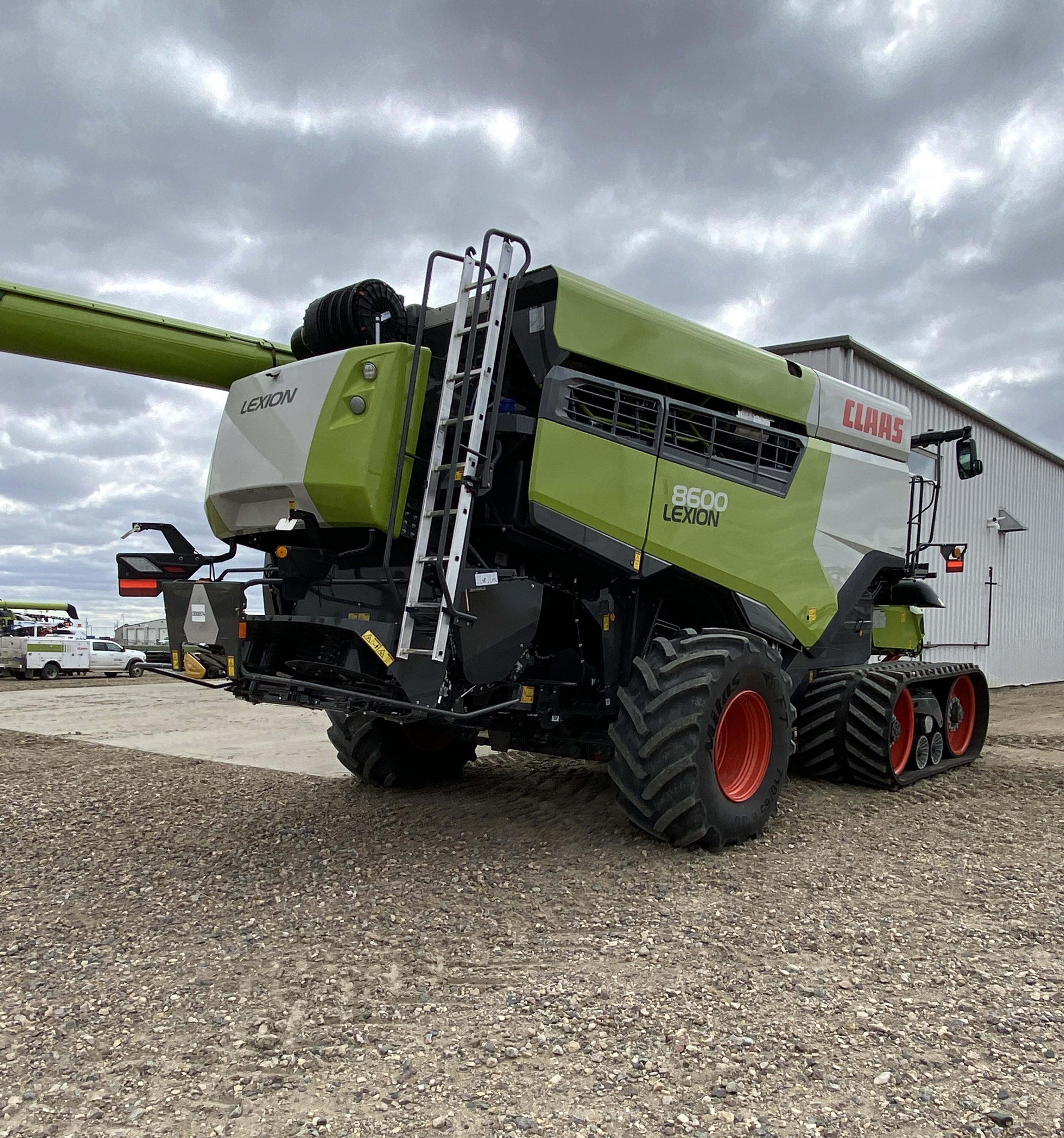 2022 CLAAS 8600TT Combine