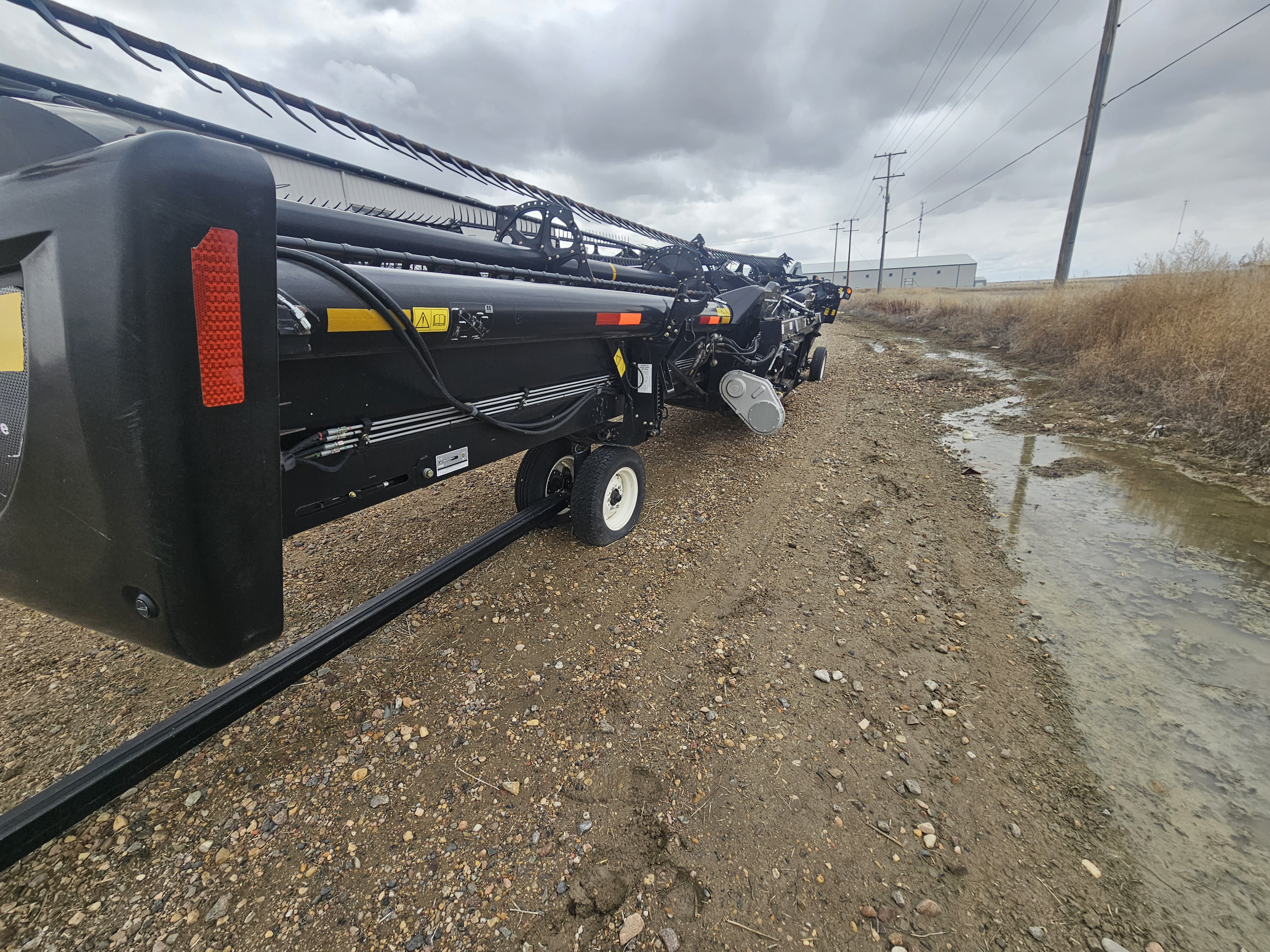 2014 MacDon FD75-40 Header Combine