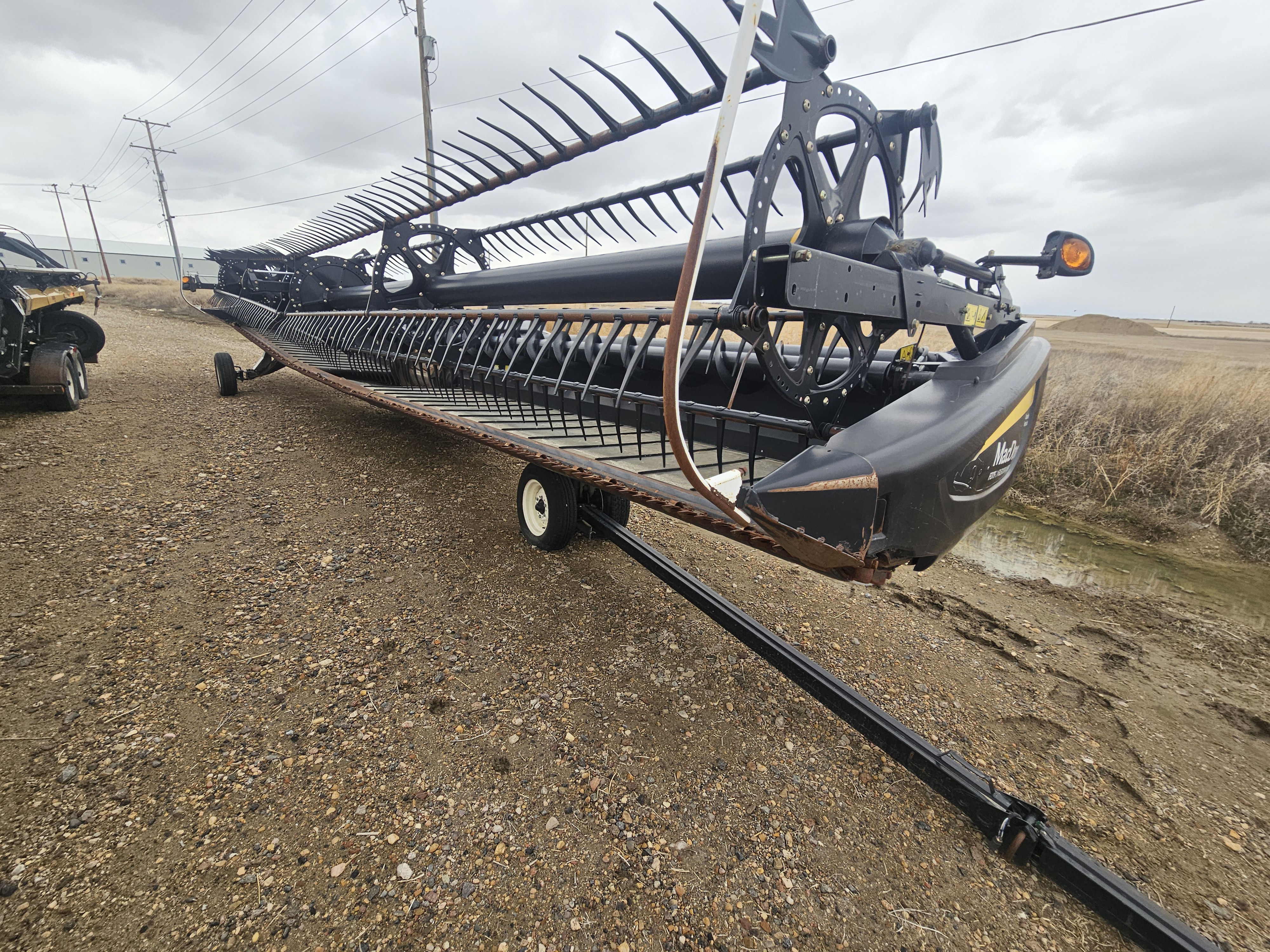 2014 MacDon FD75-40 Header Combine