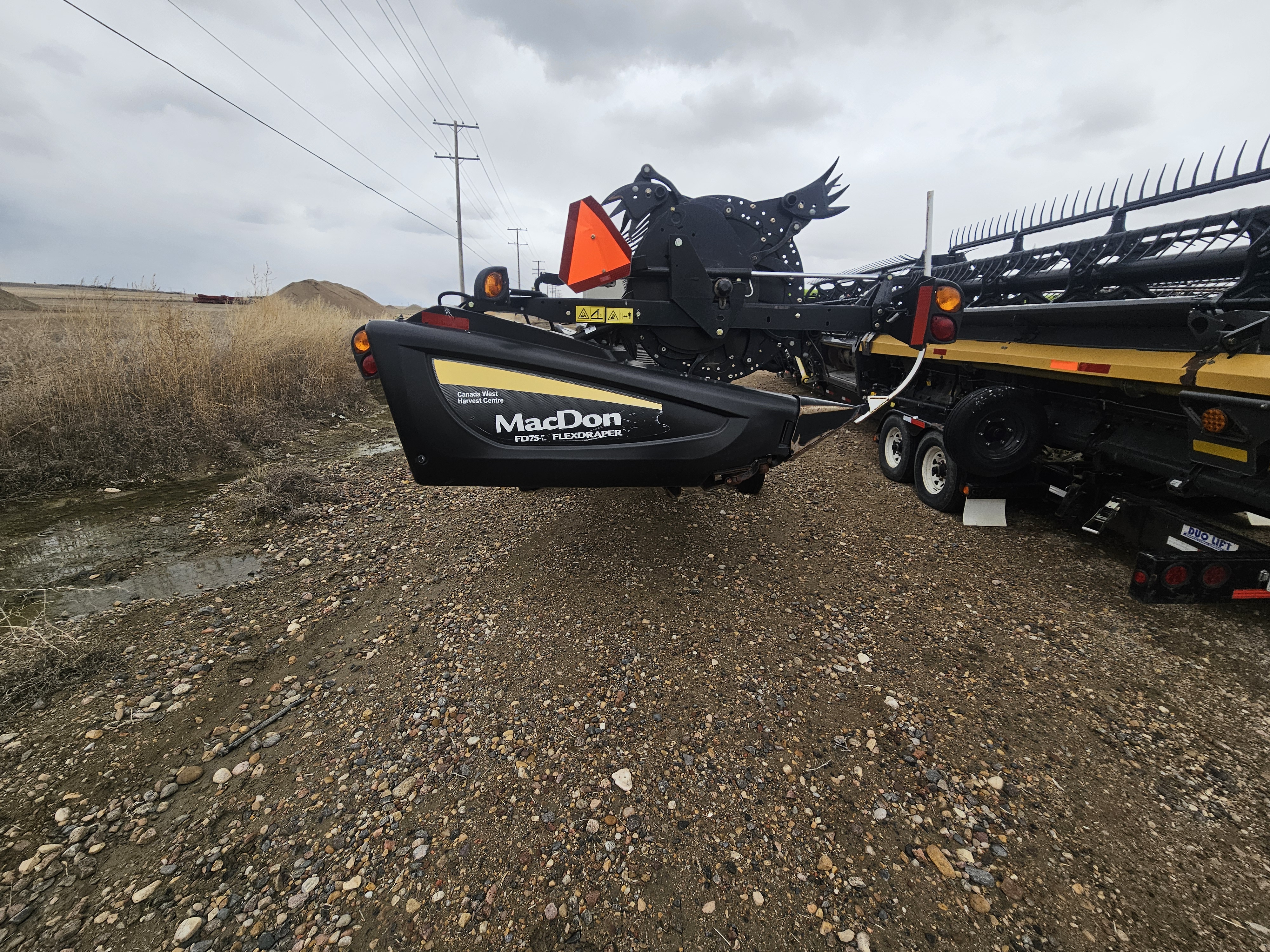 2014 MacDon FD75-40 Header Combine