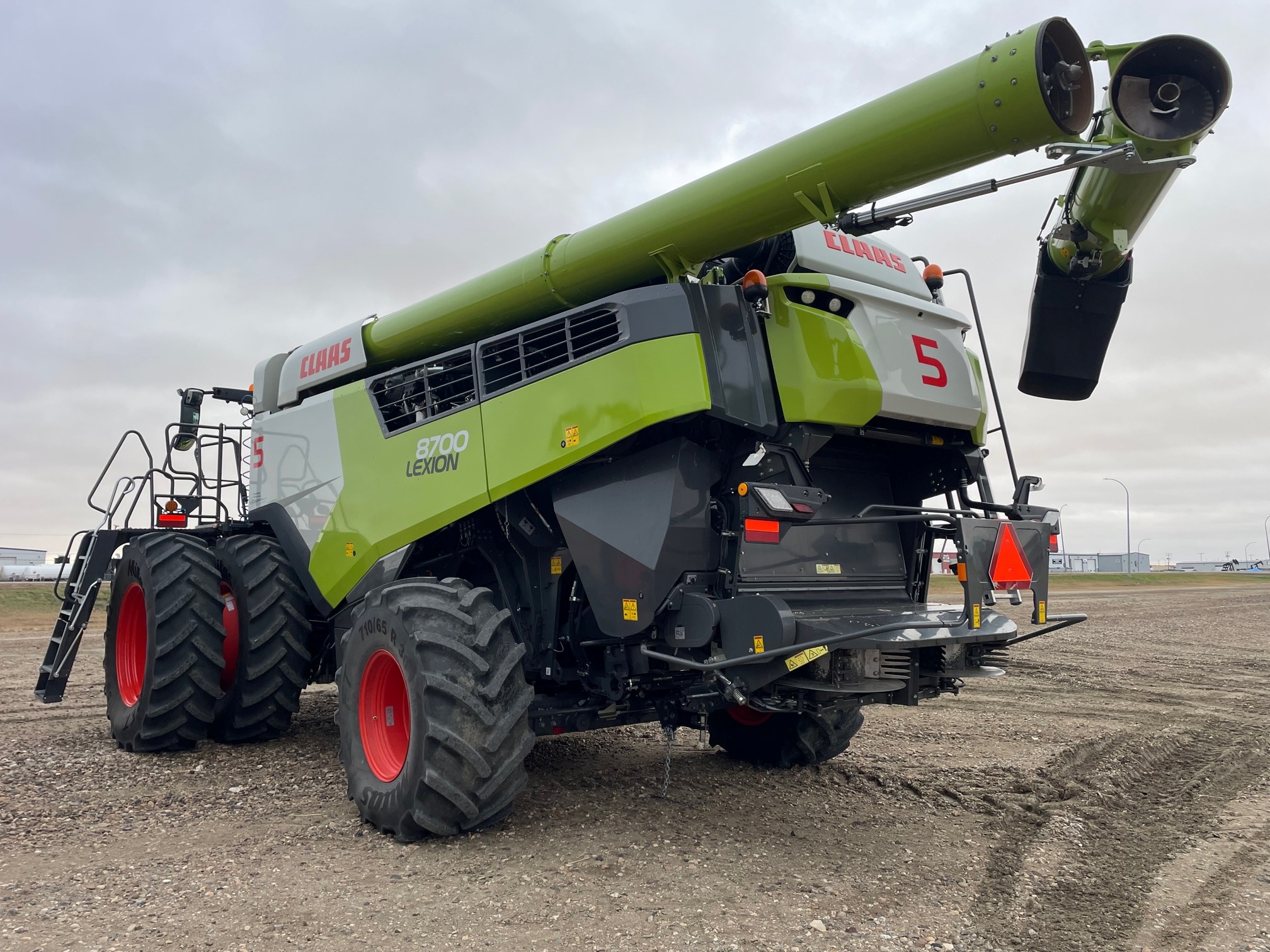 2024 CLAAS 8700 Combine