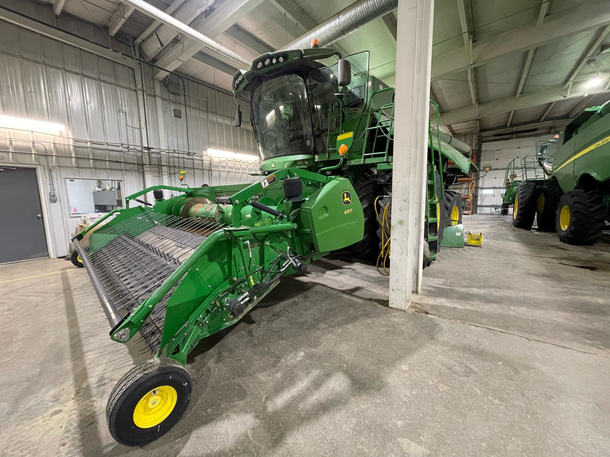 2017 John Deere S680 Combine