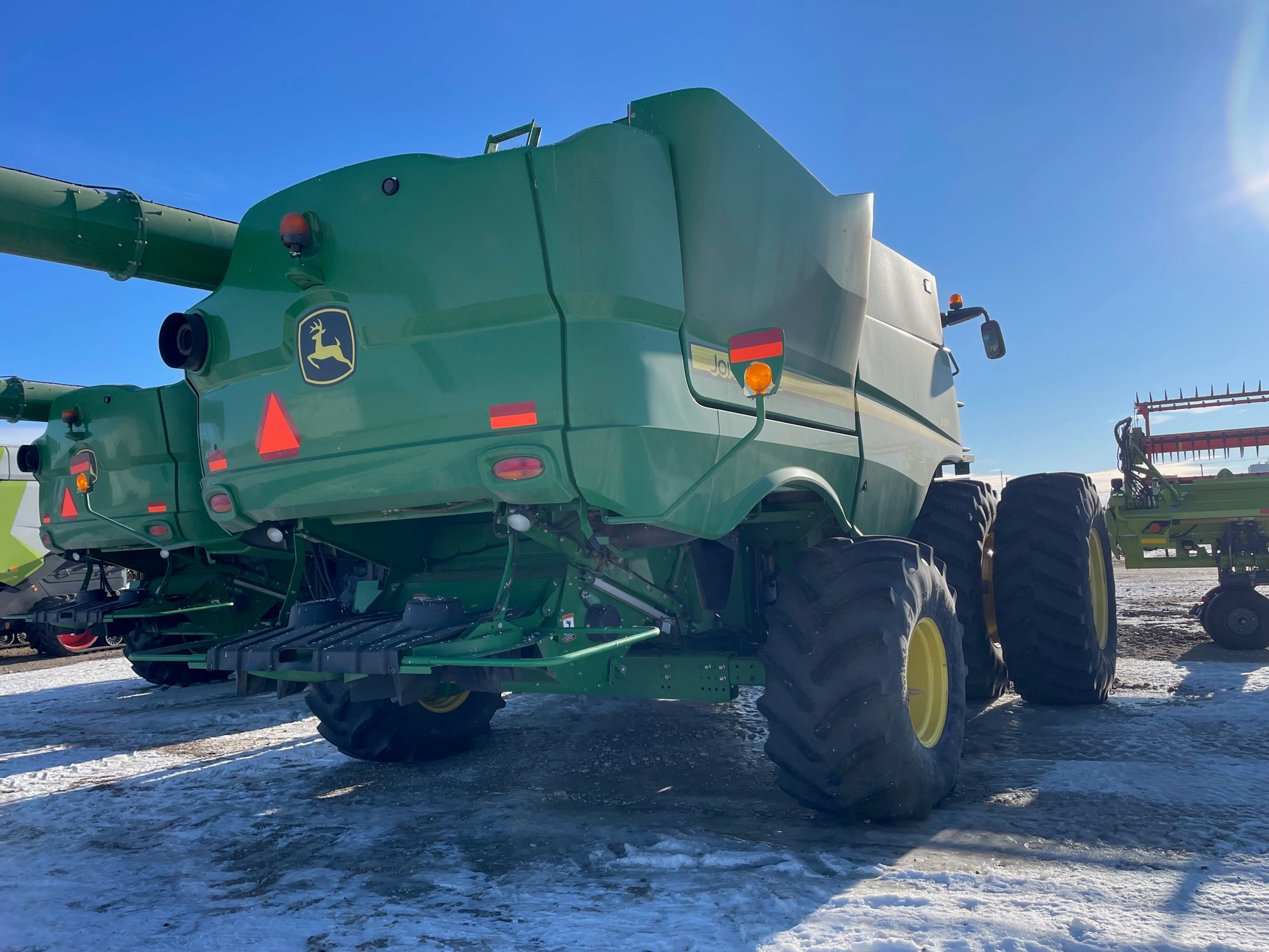 2016 John Deere S680 Combine