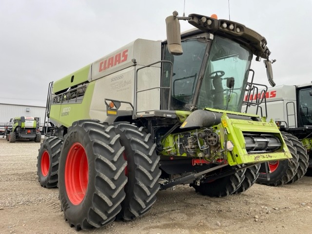 2025 CLAAS 8700 Combine