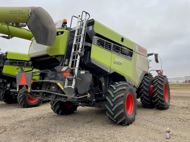 2025 CLAAS 8700 Combine