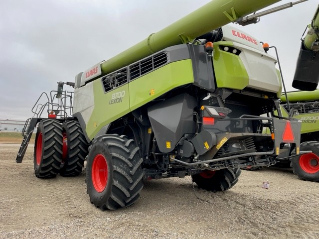 2025 CLAAS 8700 Combine
