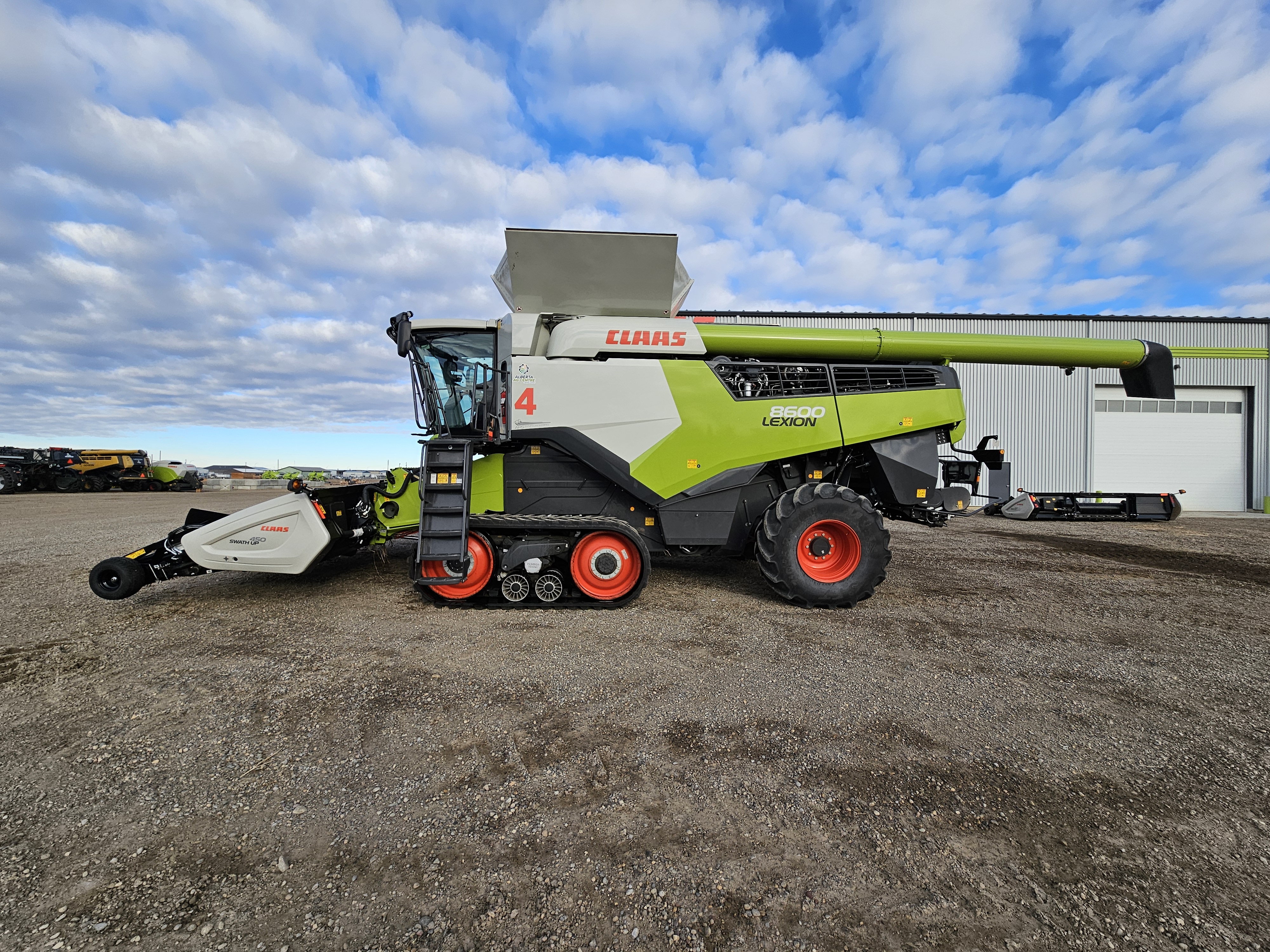 2022 CLAAS 8600TT Combine