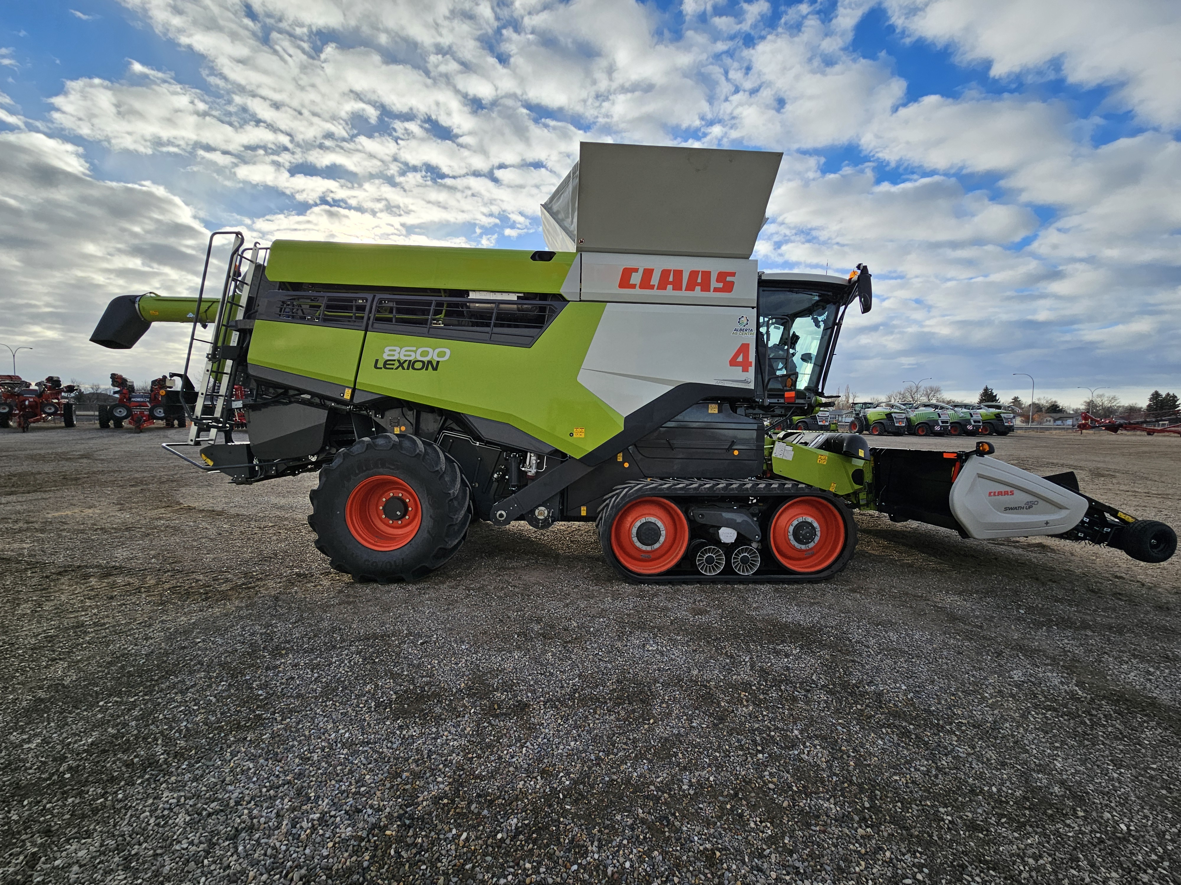 2022 CLAAS 8600TT Combine