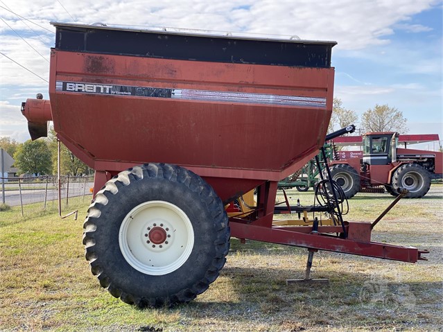 1997 Brent 520 Grain Cart