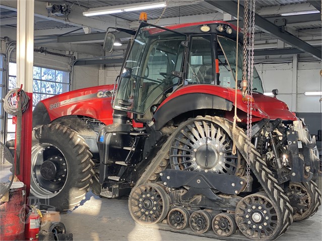 2015 Case IH MAGNUM 340 ROWTRAC Tractor