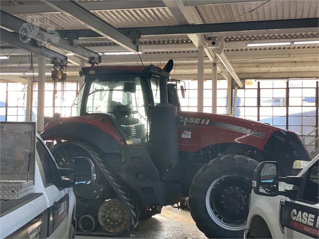 2015 Case IH MAGNUM 340 ROWTRAC Tractor