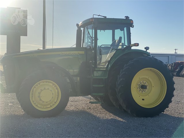 2004 John Deere 8420 Tractor