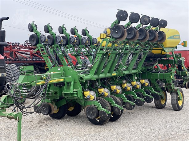 John Deere 1790 CCS Planter