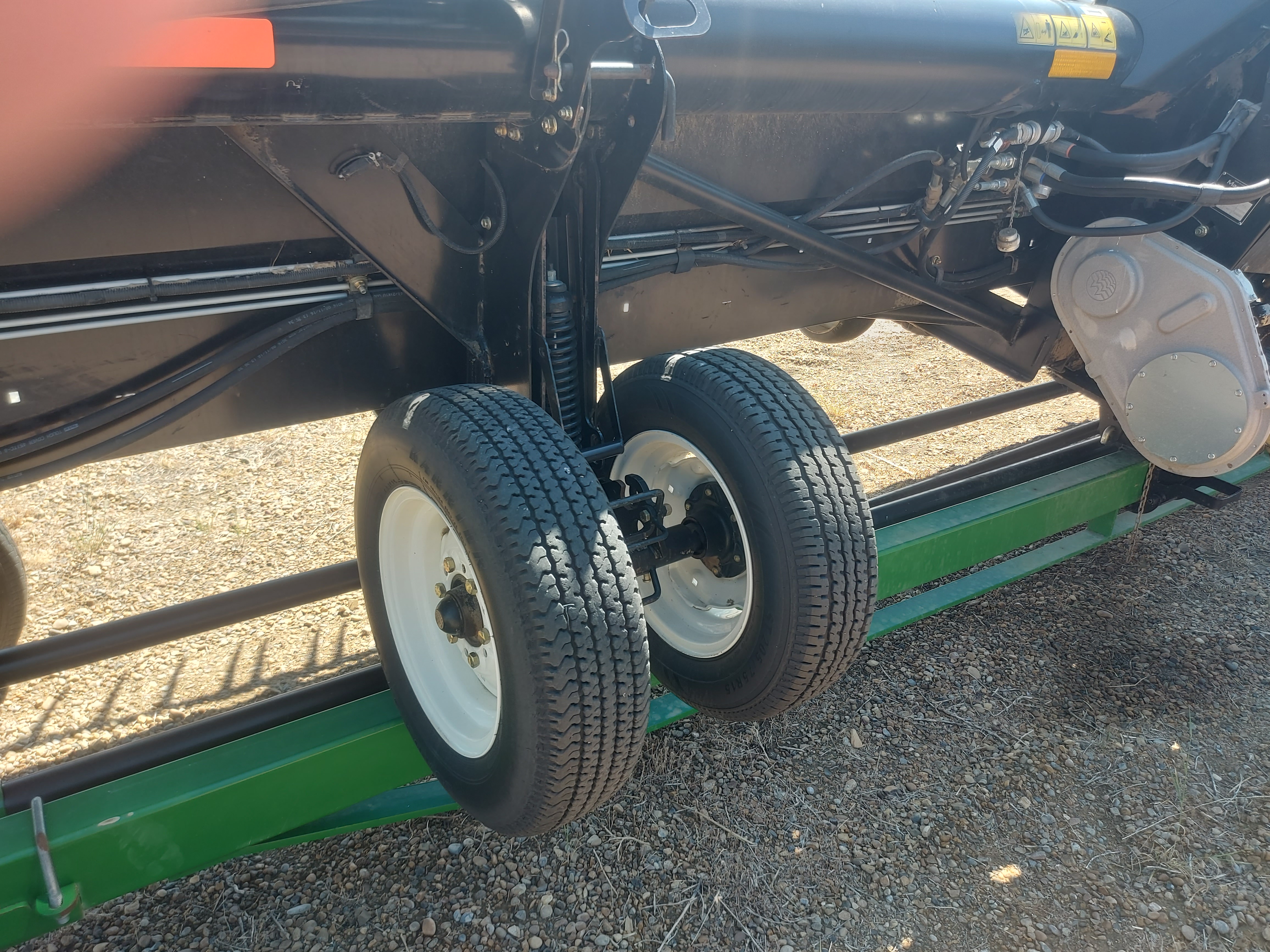 2017 MacDon FD75-40 Header Combine