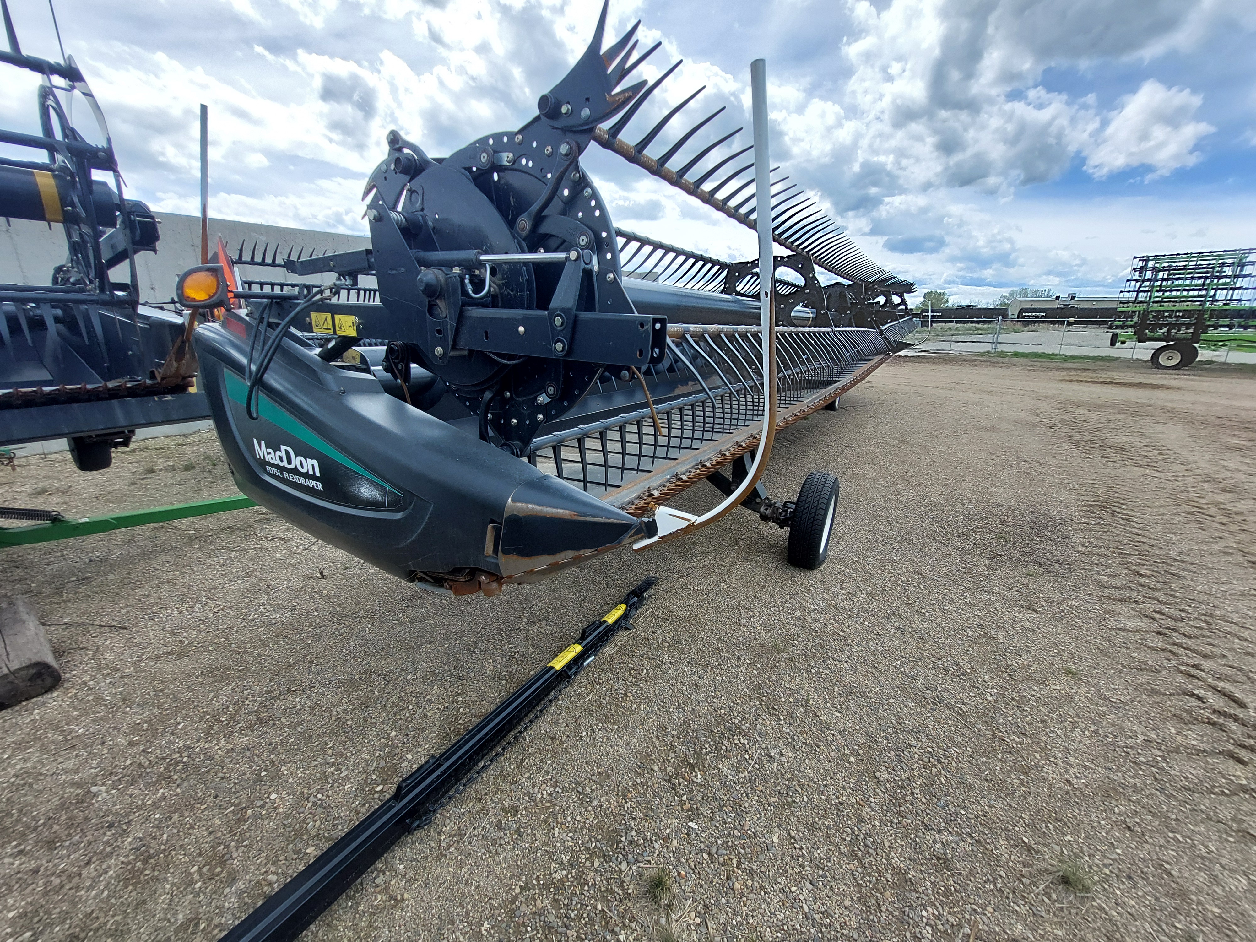 MacDon FD75-40 Header Combine