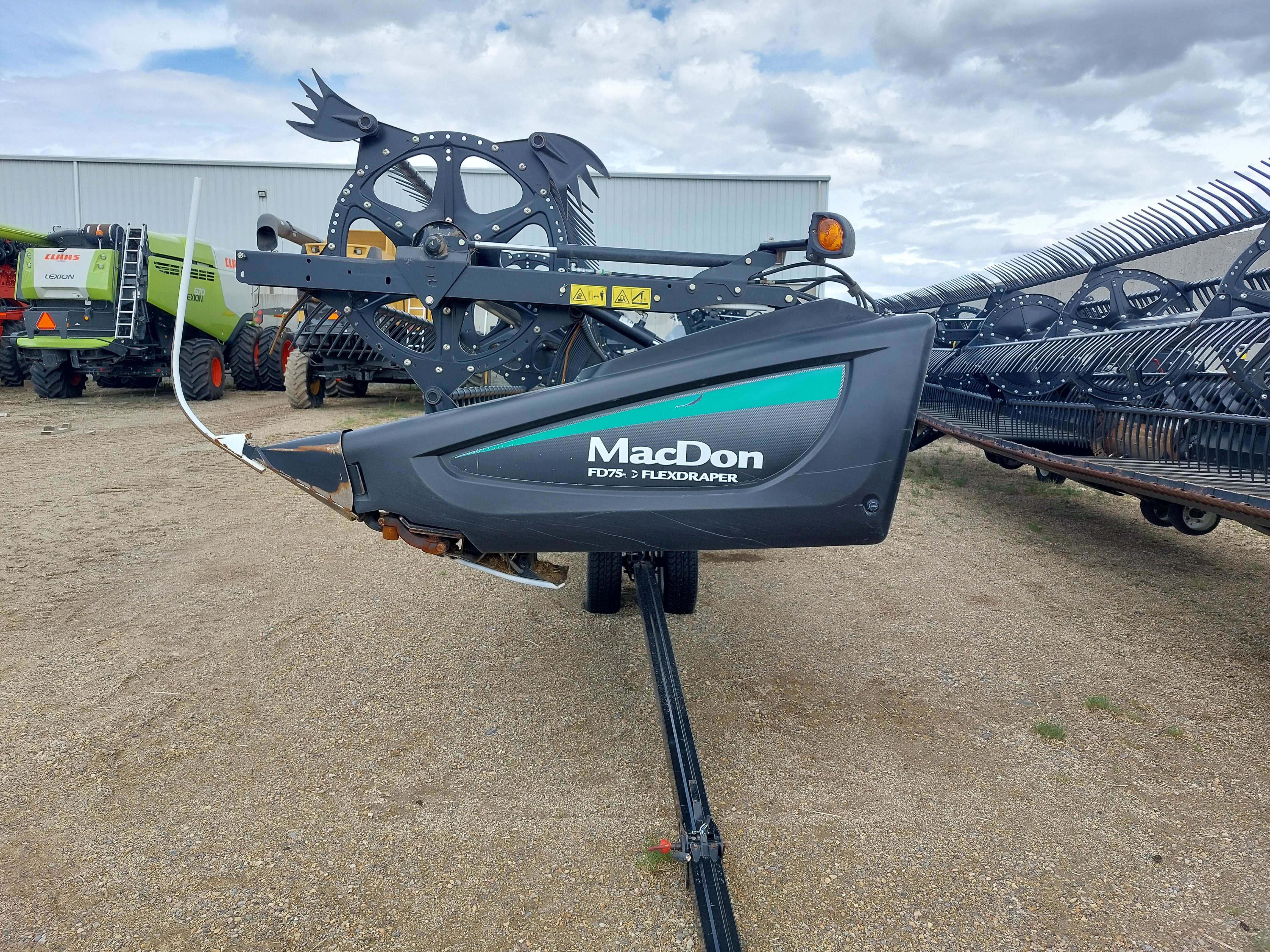 MacDon FD75-40 Header Combine