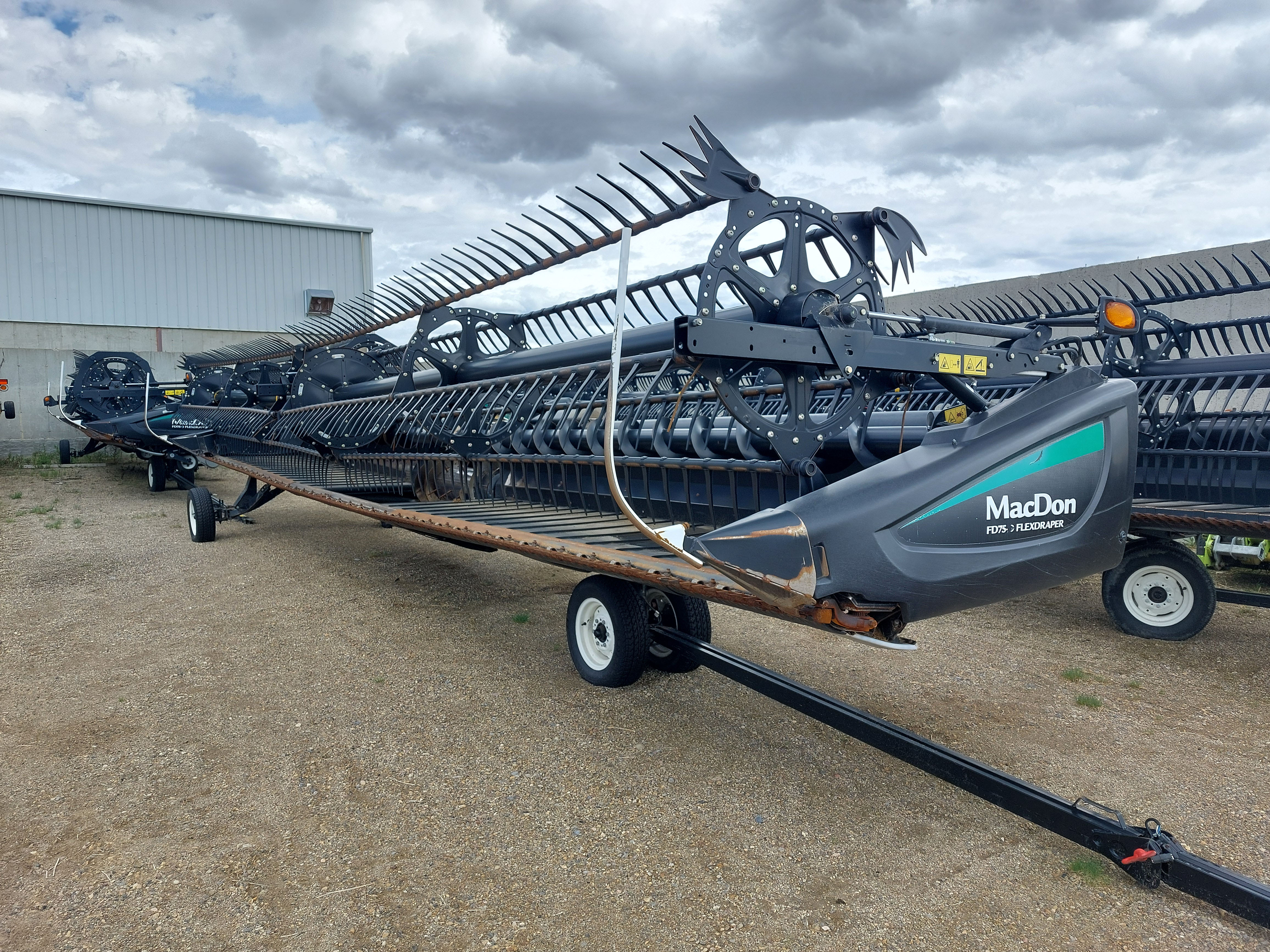 MacDon FD75-40 Header Combine