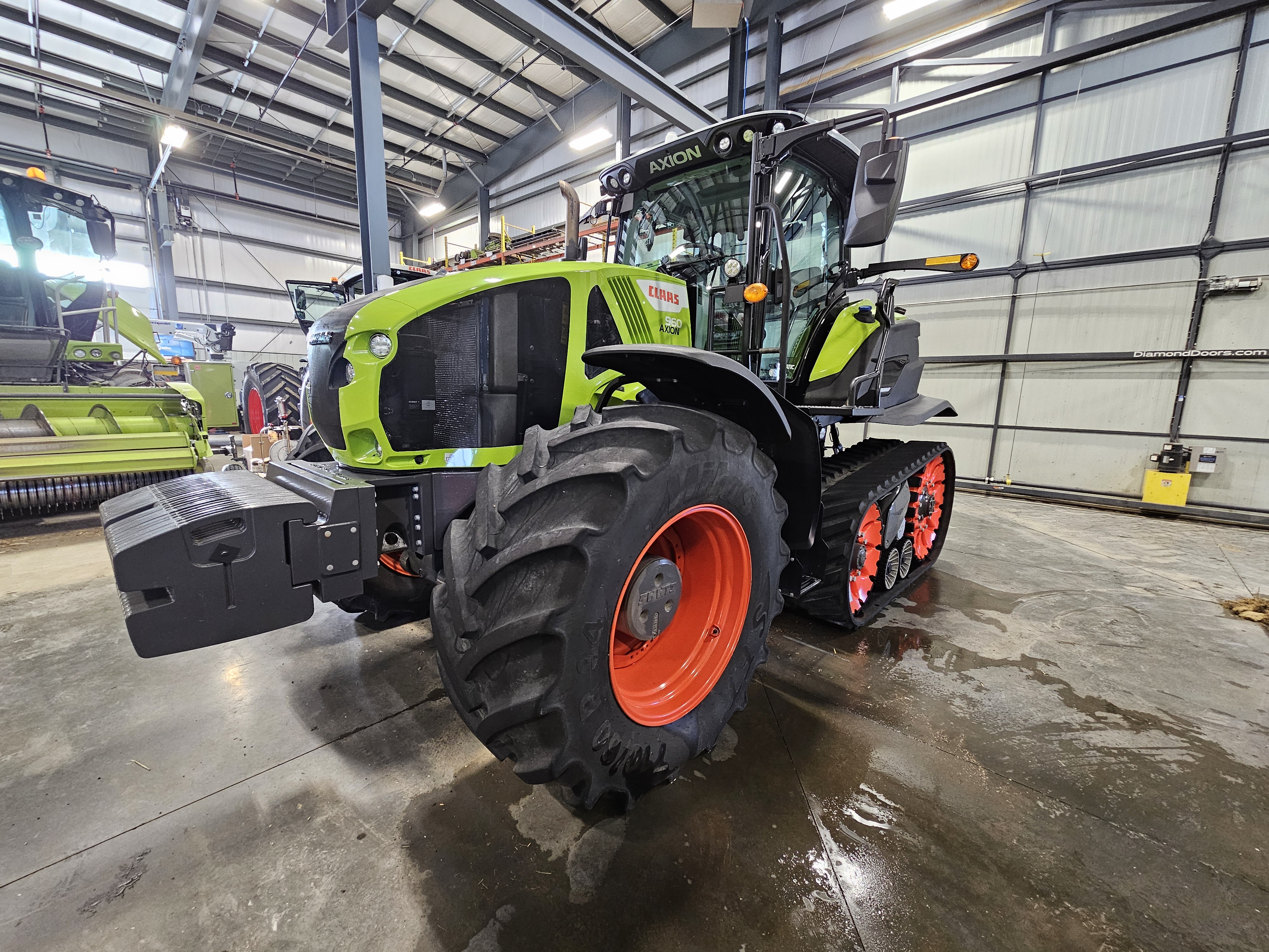 2021 CLAAS AXION 960TT Tractor