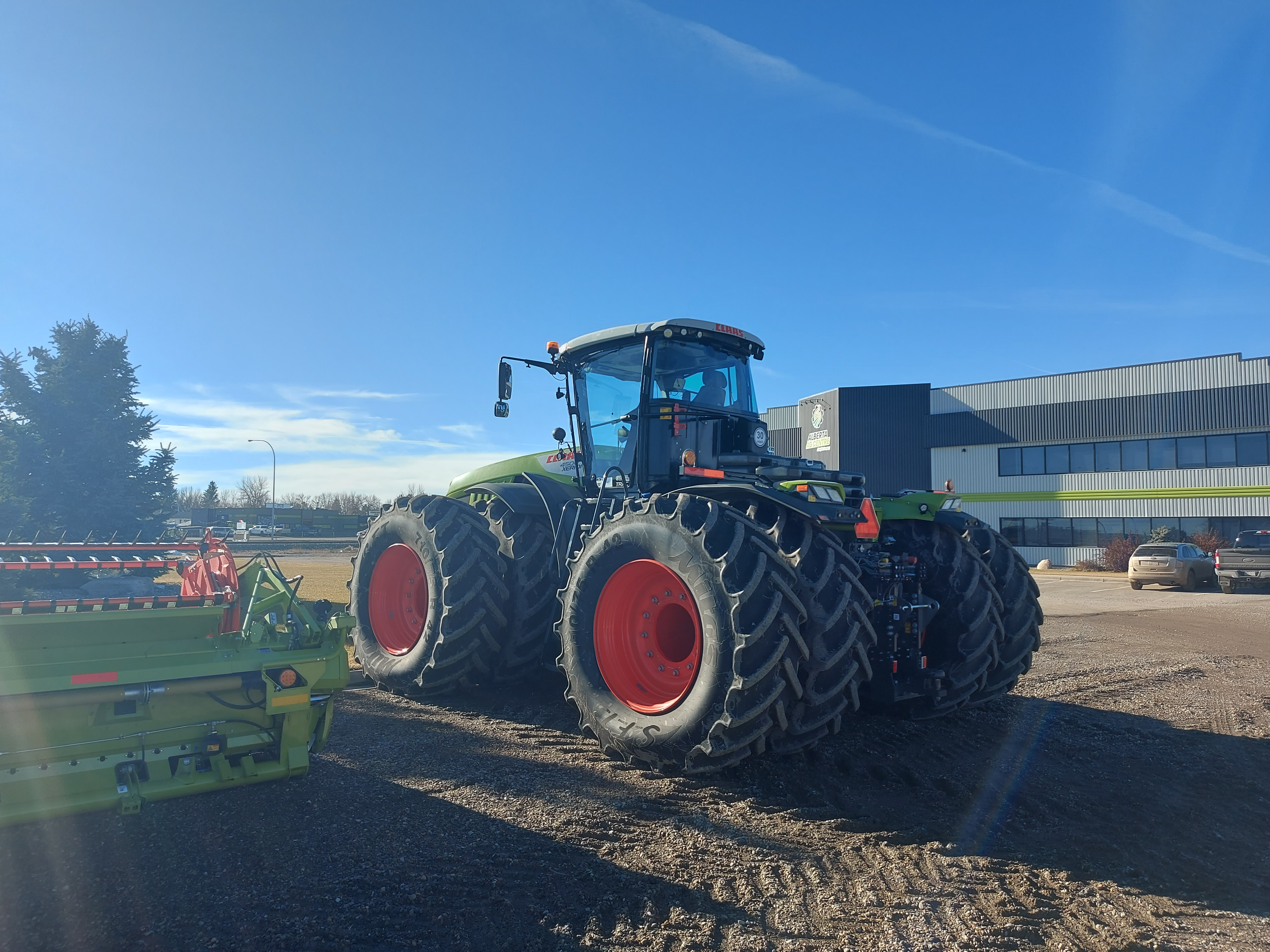 2022 CLAAS XERION 4500 Tractor