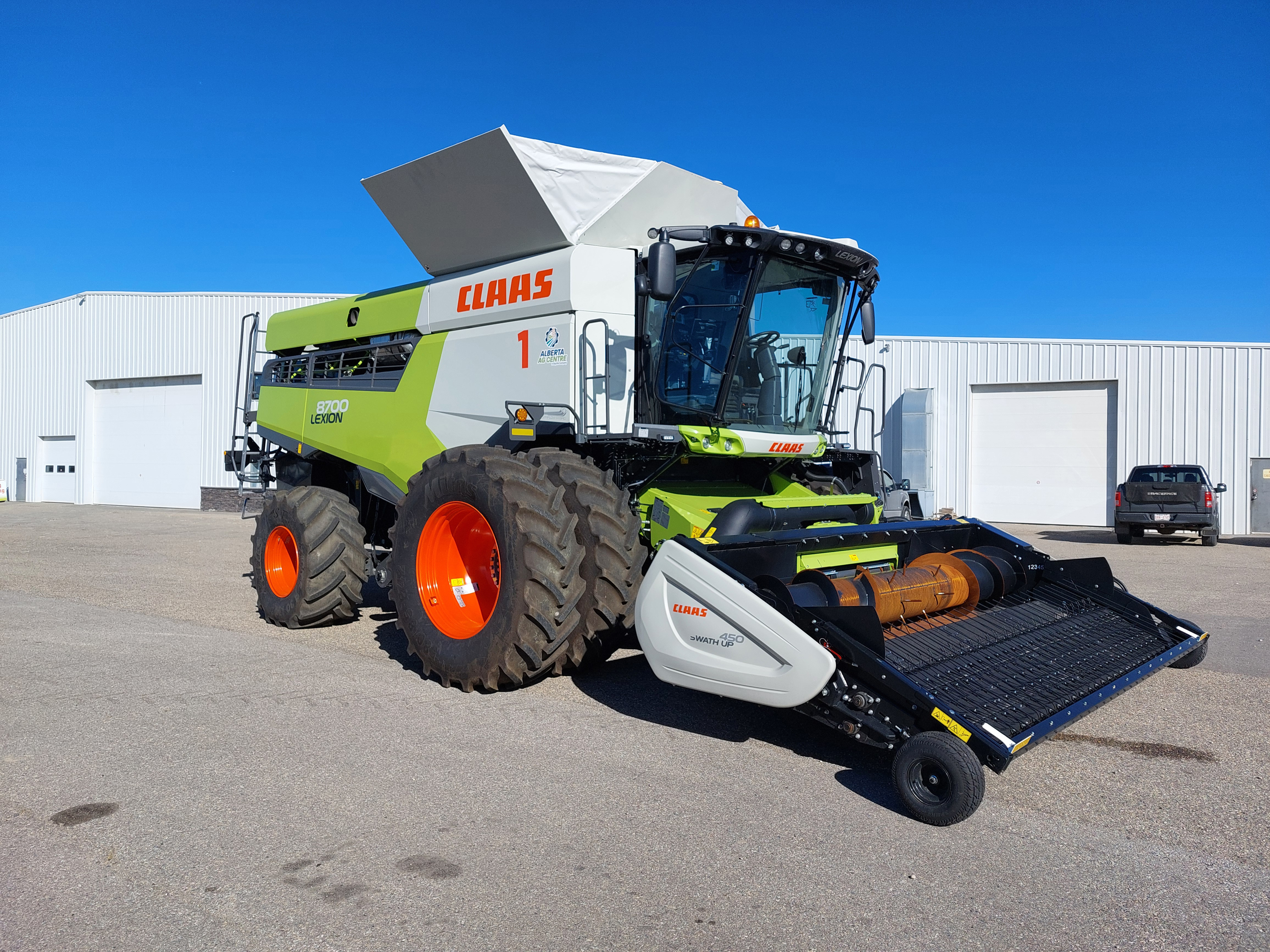 2022 CLAAS 8700 Combine