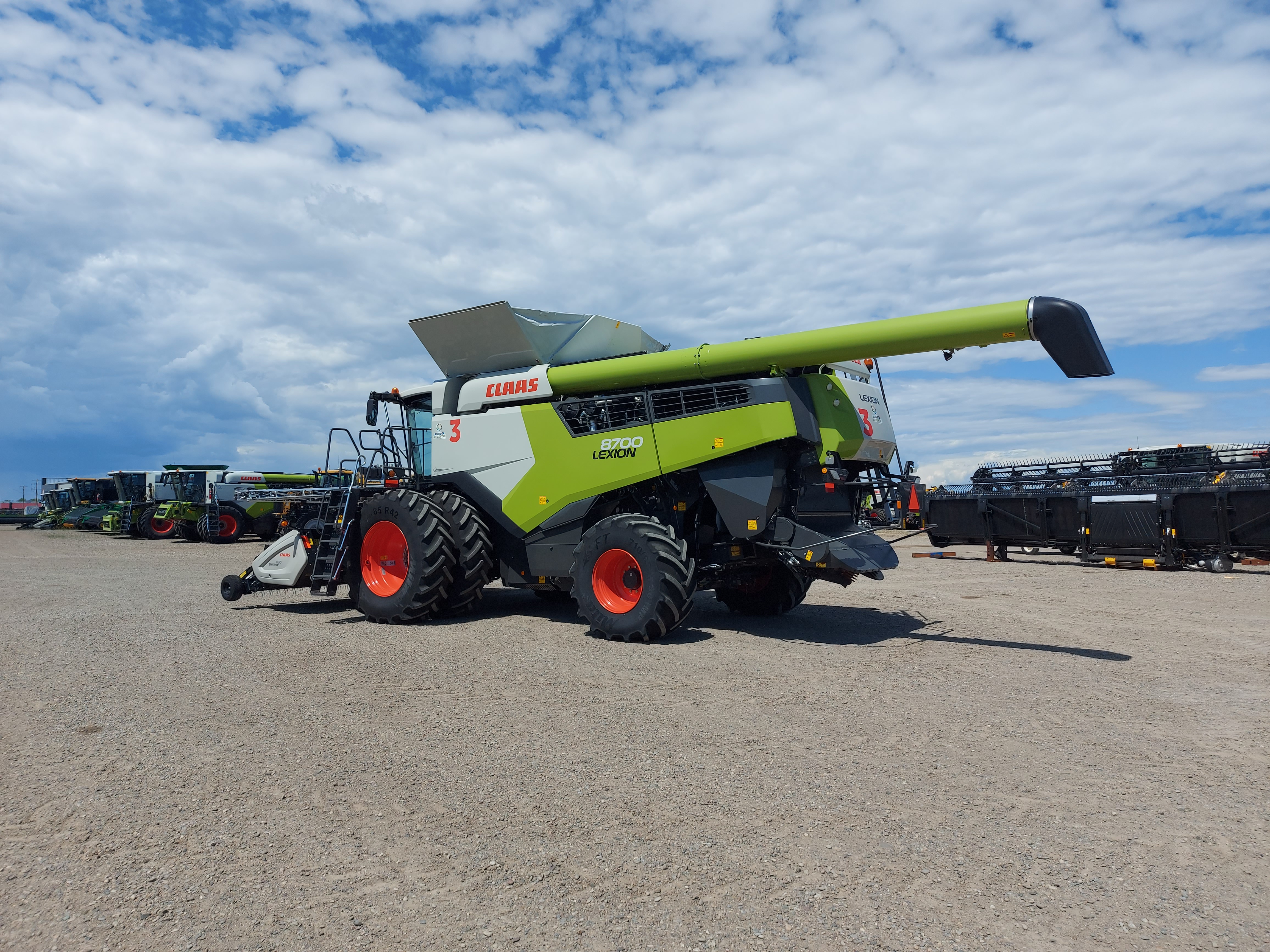 2022 CLAAS 8700 Combine